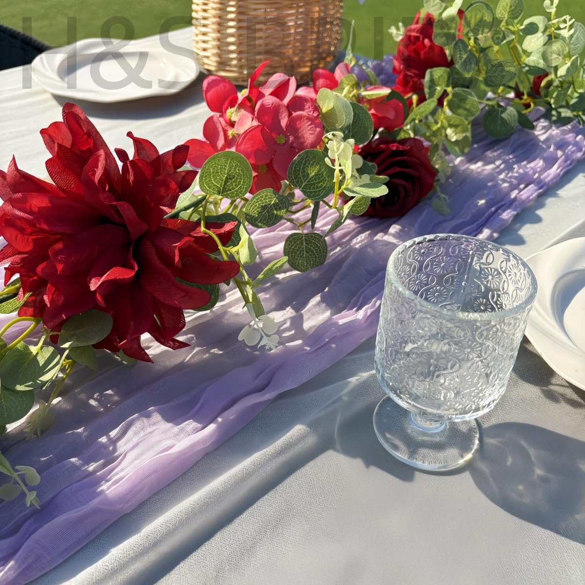 Artificial Flower Garland，6.5Ft Fake Dahlia Rose Floral Eucalyptus Greenery Garland Vine for Wedding Arch，Table Runner Centerpieces Backdrop Room Wall Hanging Plant Decor（Burgundy）