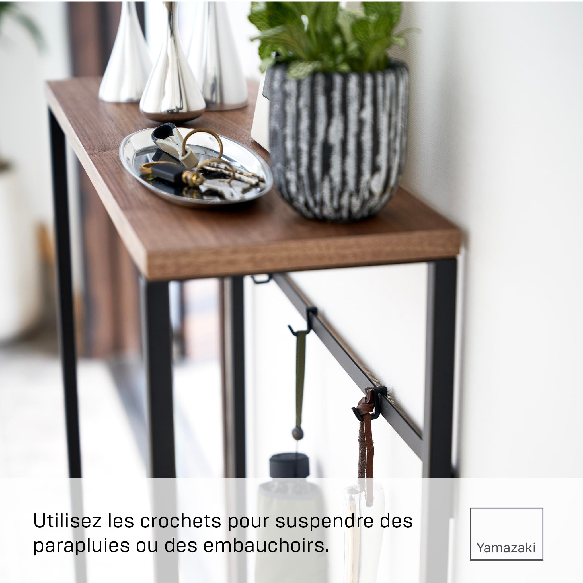 YAMAZAKI Tower Console d'entrée, en Acier avec Plateau en Bois - pour Couloir, Table de Salon, Fine et étroite - 60 x 18,5 x 80,5 cm, Design Japonais, Noir