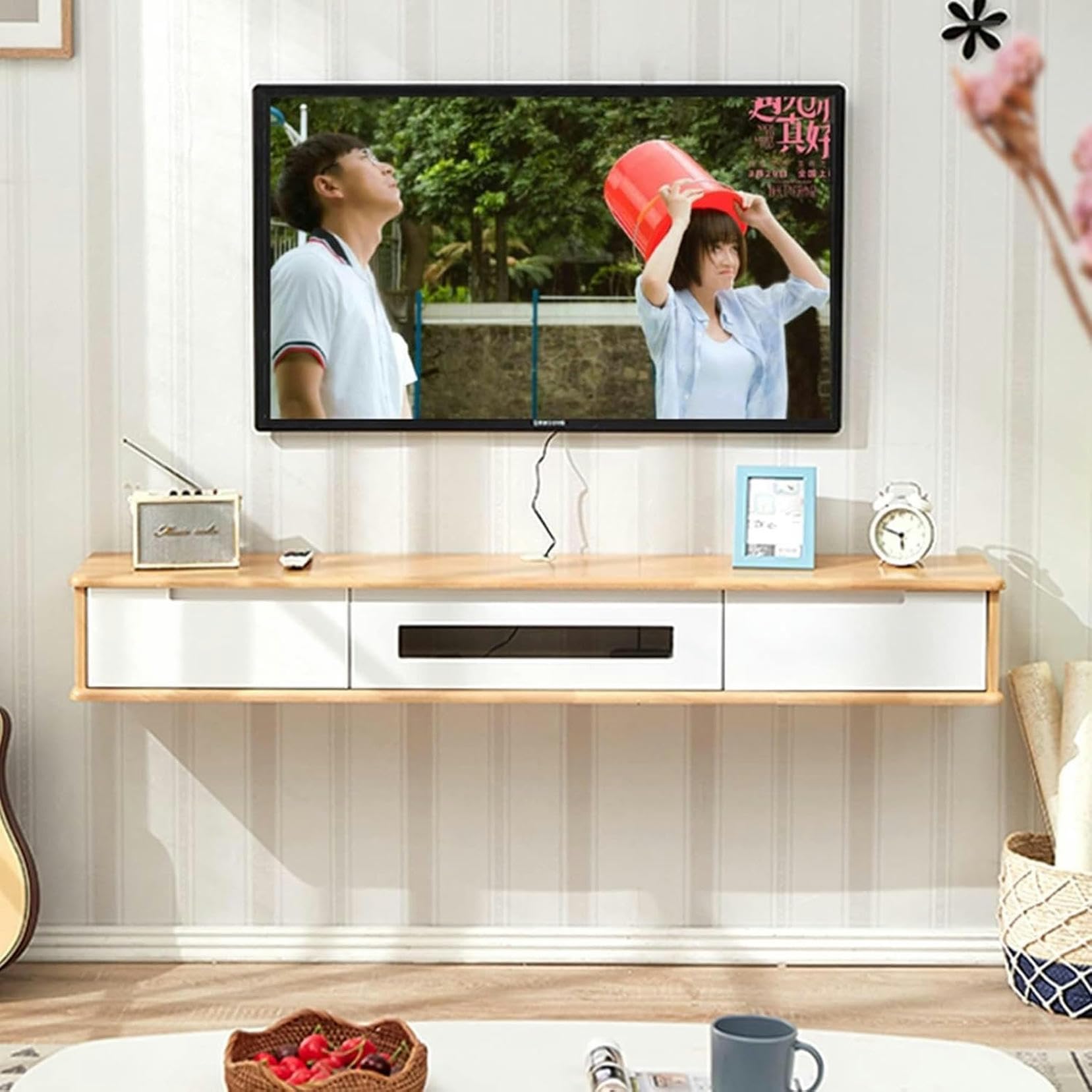 Meuble TV mural pour créer un centre de divertissement épuré