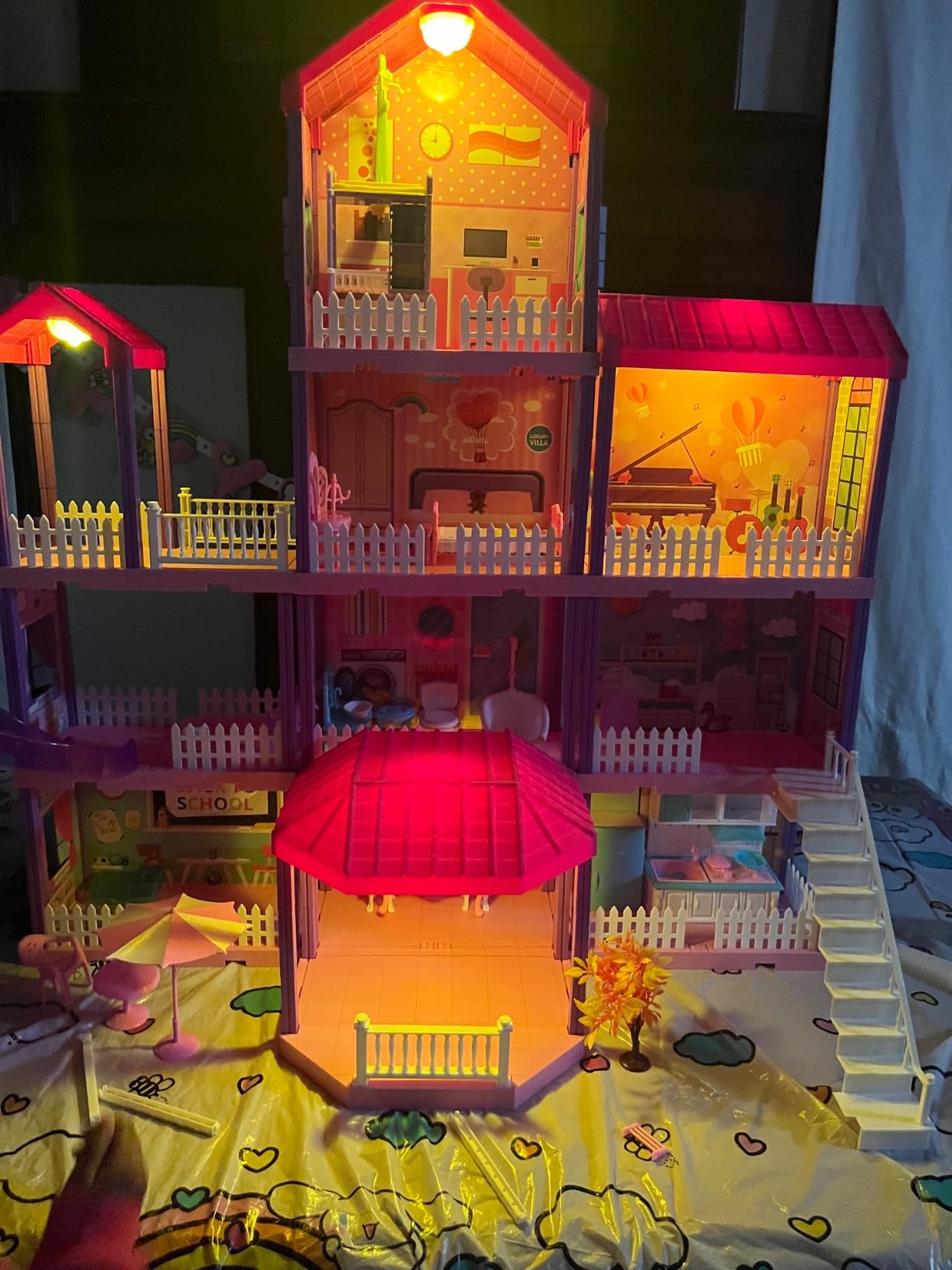 beefunni 4-Story Princess Dollhouse