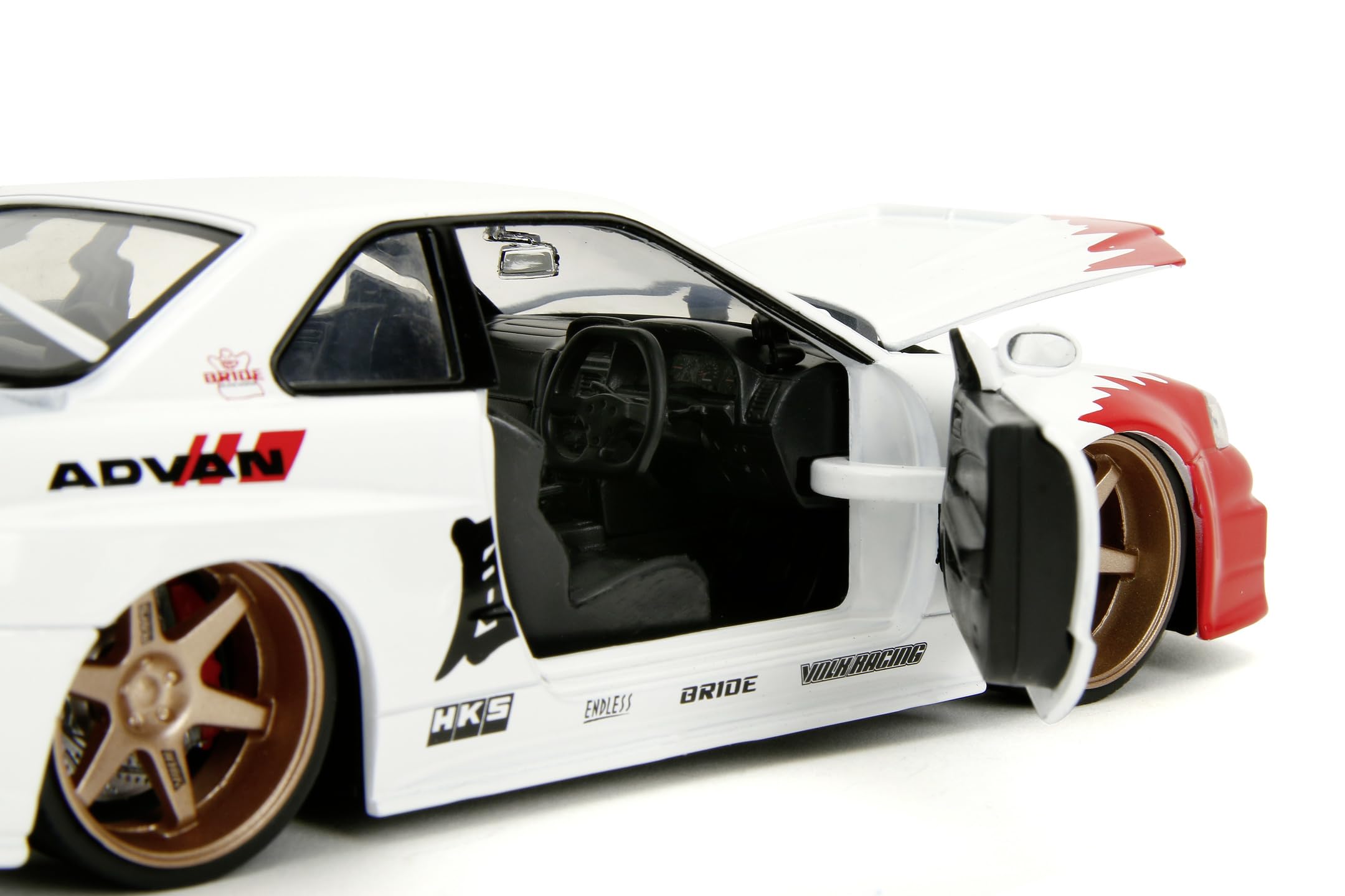 Jada Toys Street Fighter Ryu Figure with Model Car 2002 Nissan Skyline GT-R - Image 2