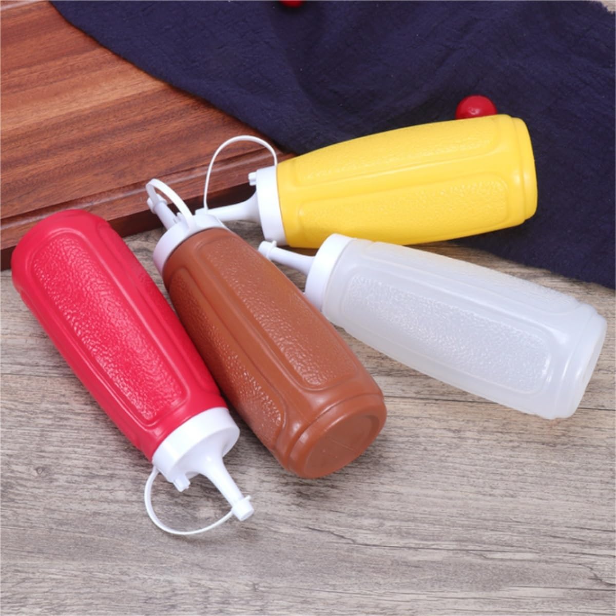 Dispensador De Botella para Salsa Juego De 5 Botellas De Plástico con Tapa, Botella For Condimentos, Salsa For Ensalada, Salsa De Tomate, Mermelada(Rot)