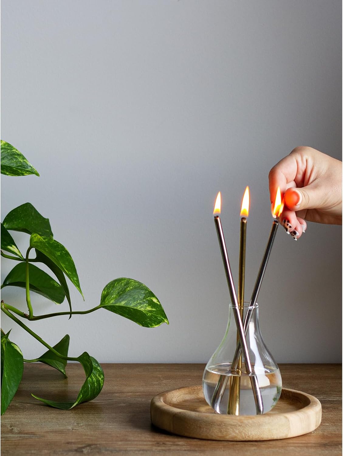 CANDWAX Refillable Candle - Glass Oil Candle Gift Set with Liquid Paraffin Bottle 17oz, Funnel and 2 Sets of Metal Wicks Gold and Silver - Everlasting Candle Ideal as Decorative Candles