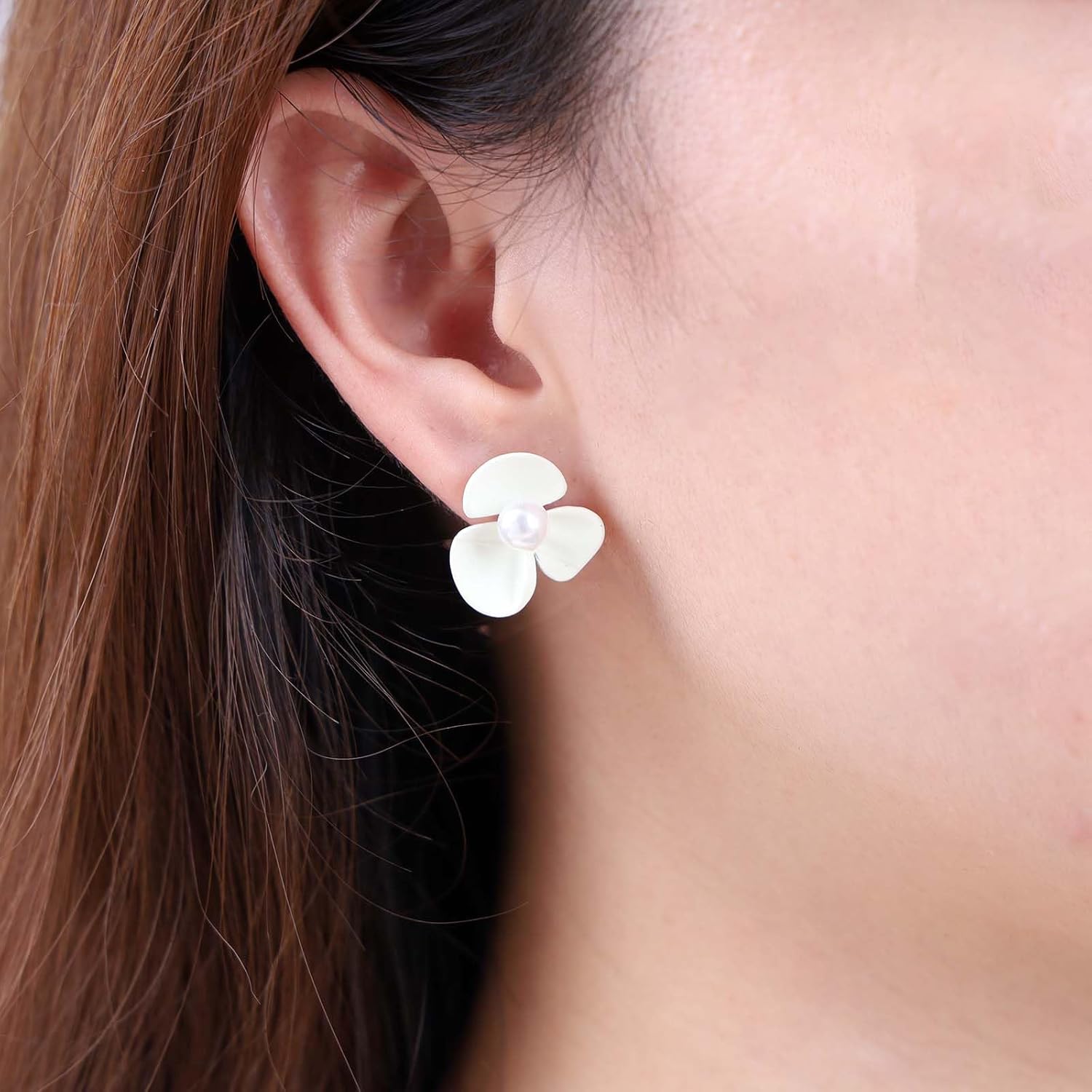 Andelaisi Boho Acrylic Flower Earrings Vintage Resin Flower Earrings Acrylic Tiny Pearl Flower Earrings Wedding Flower Pearl Earrings Jewelry for Women - Image 2