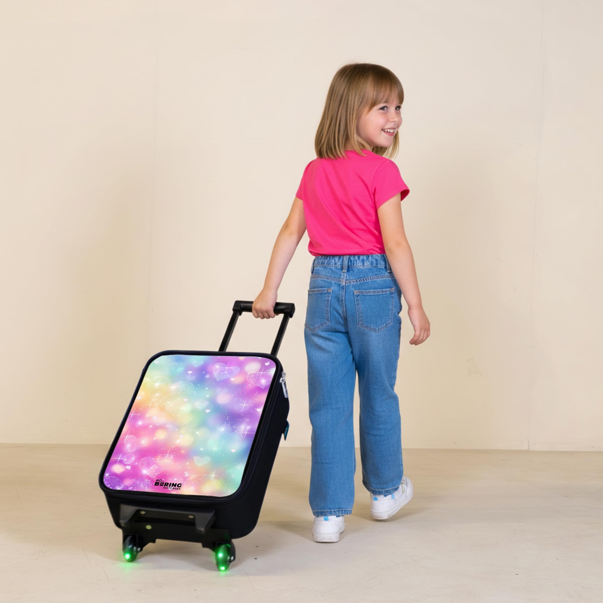 NoBoringSuitcases.com® Valise Enfant 48x31x19 cm Ultra Légère Bagages À roulettes LED pour Enfants Petite Voyage Bagage Bebe Valisette A Roulette Ado - Fille - Lumière - Arc-en-Ciel - Cœurs