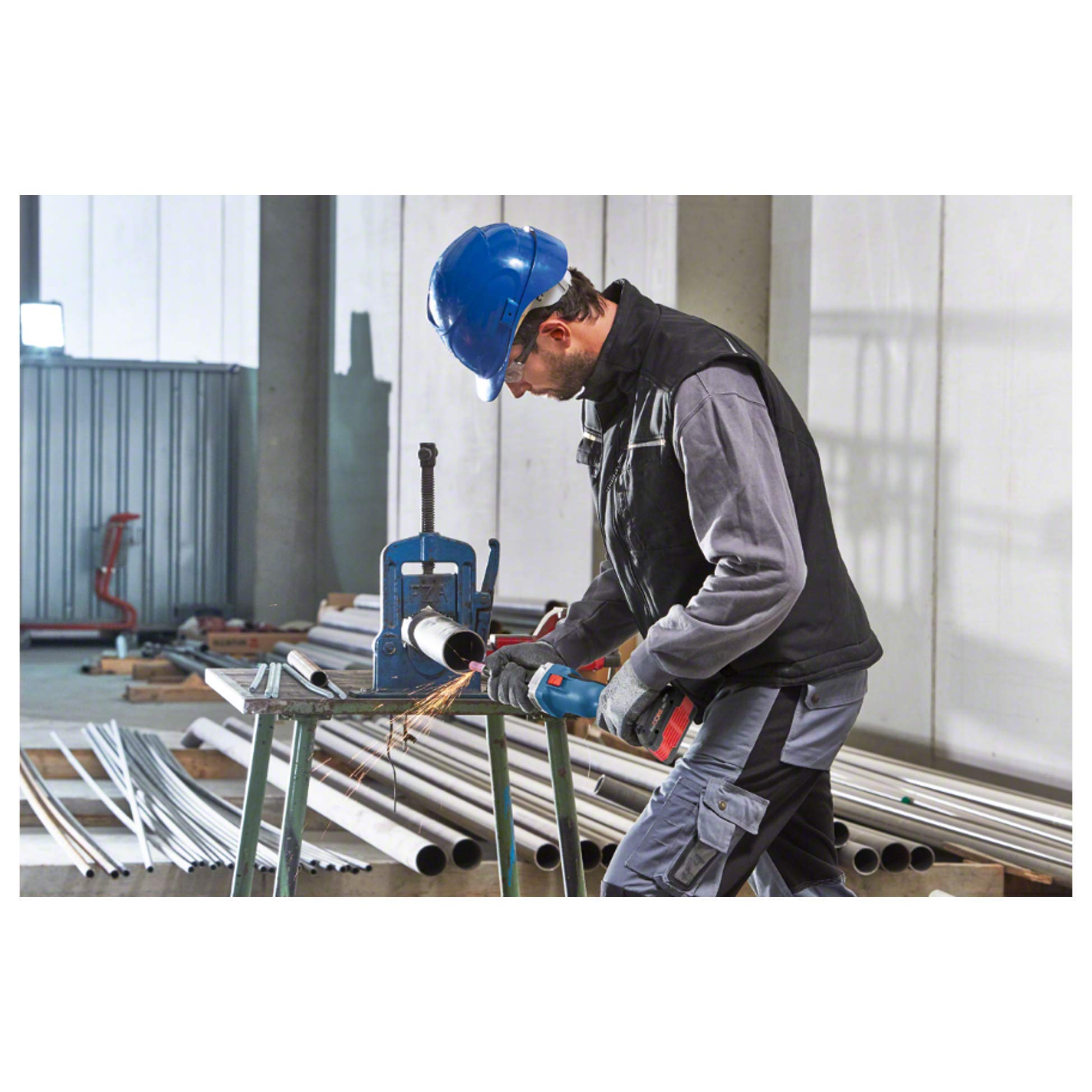 Bosch Professional Smerigliatrice Dritta GGS 18V-23 LC, 18V, 23000 min-1, Bez Batteria, Valigetta L-Boxx
