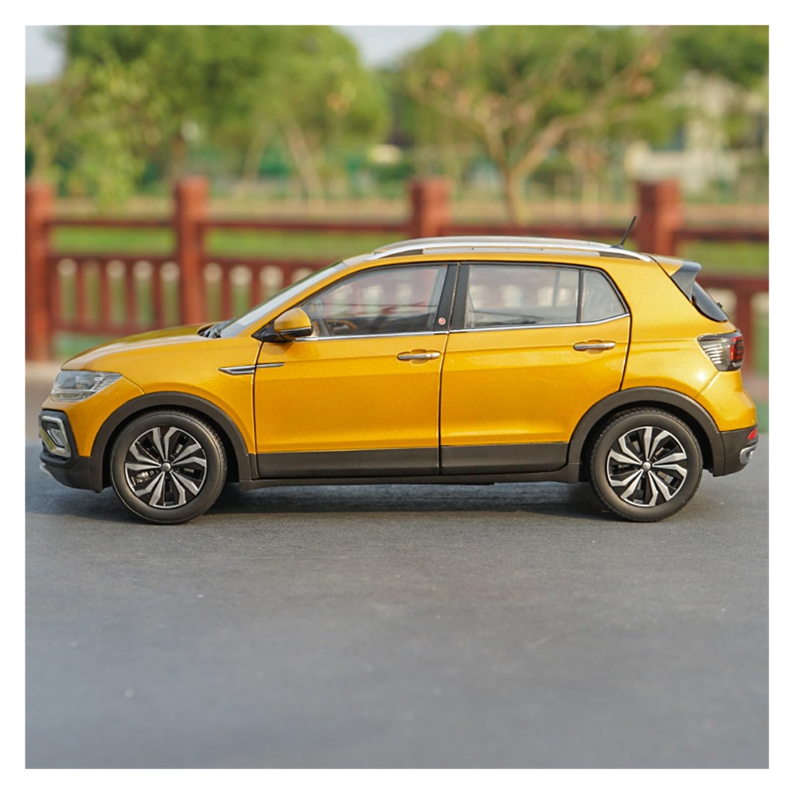 1:18 Scale Car Model For Volkswagen T-cross Alloy Metal Diecast