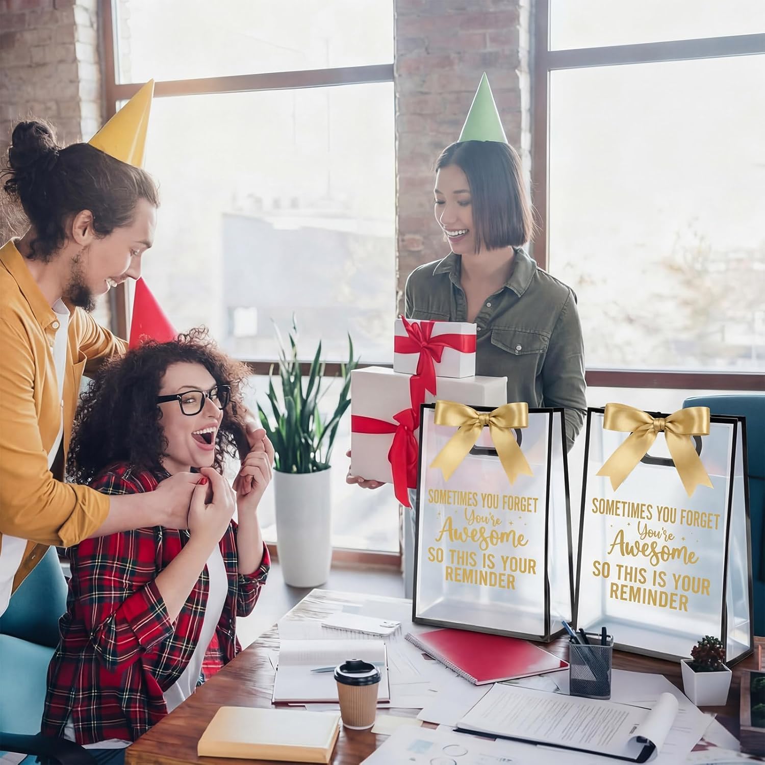 Shinylin 24 Pcs Employee Appreciation Clear Gift Bags Inspirational Clear Plastic Gift Bags with Handle Ribbon Sometimes You Forget Reusable Thank You Party Favor Bag for Coworker Teacher, Black Gold