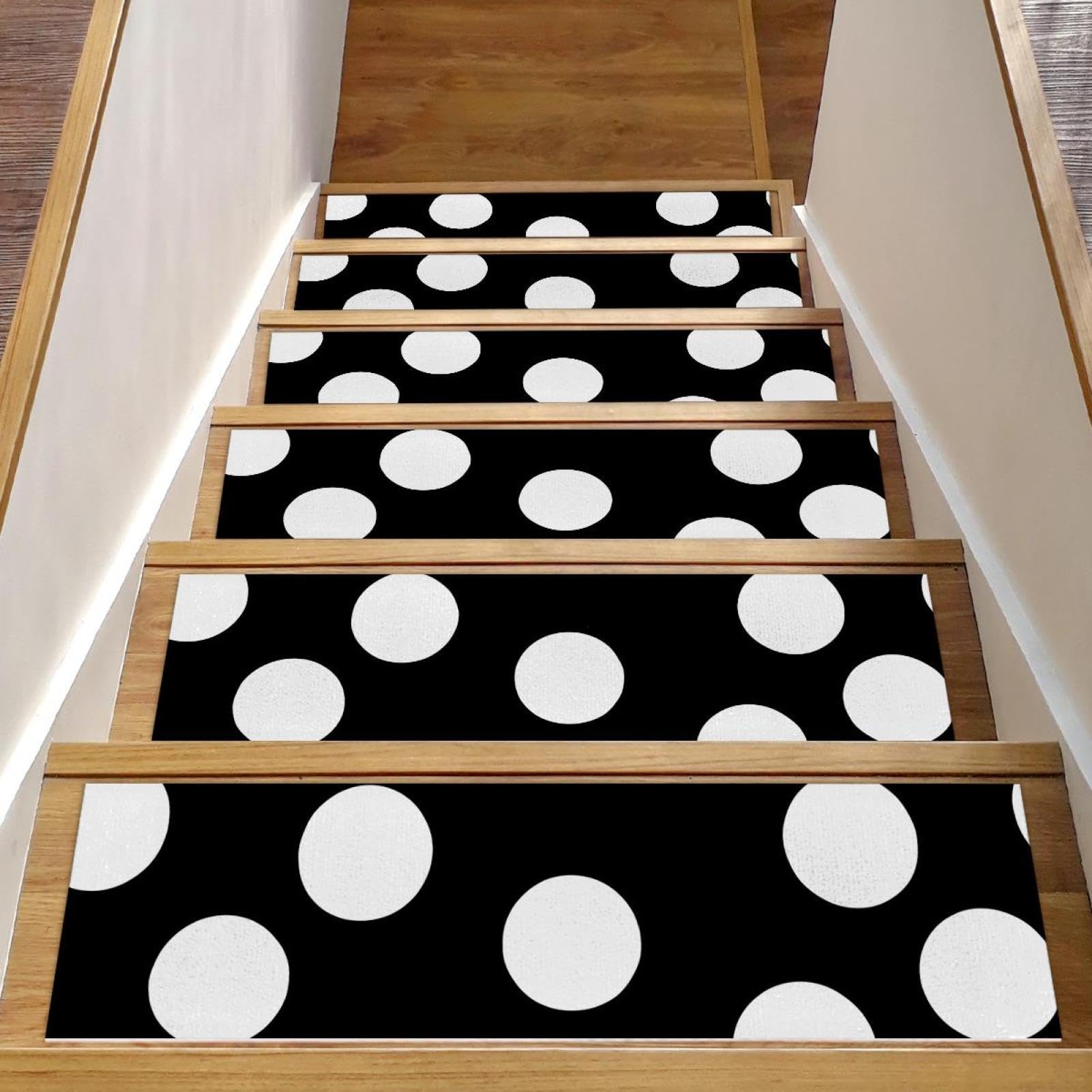 Peldaños antideslizantes de lunares para escaleras un hogar seguro para ancianos y niños