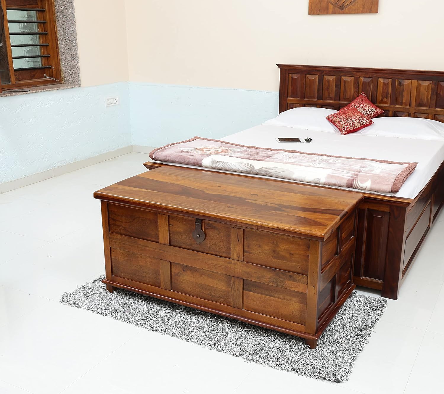 SHREE NATURAL Solid Sheesham Wood Hand Crafted Wooden Trunk Box Wooden Box Storage for Bed Room And Living Room Furniture (Honey Teak)