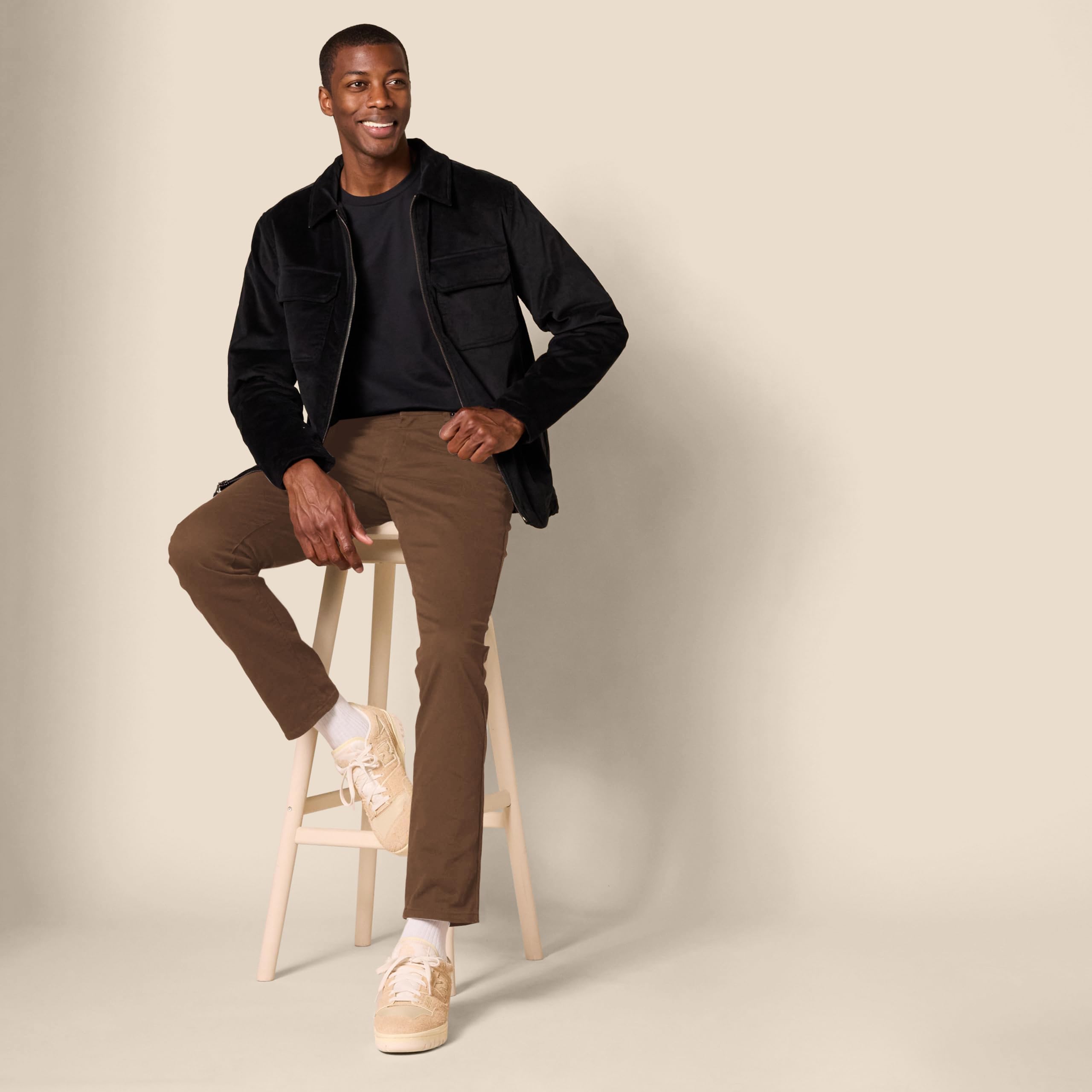 Amazon Essentials Mężczyźni Slim-Fit 5-kieszeniowe spodnie ze stretchem diagonalnym