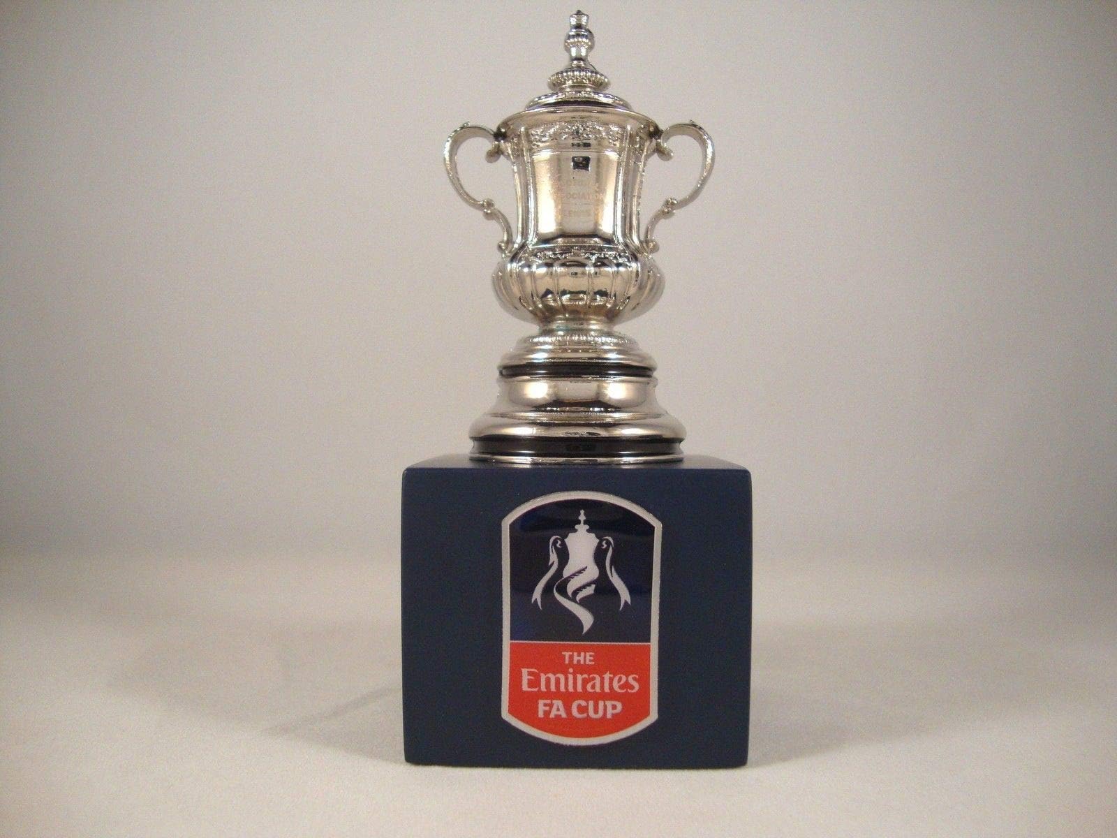 The FA Cup - Trophy replica on wooden pedestal (45 mm)