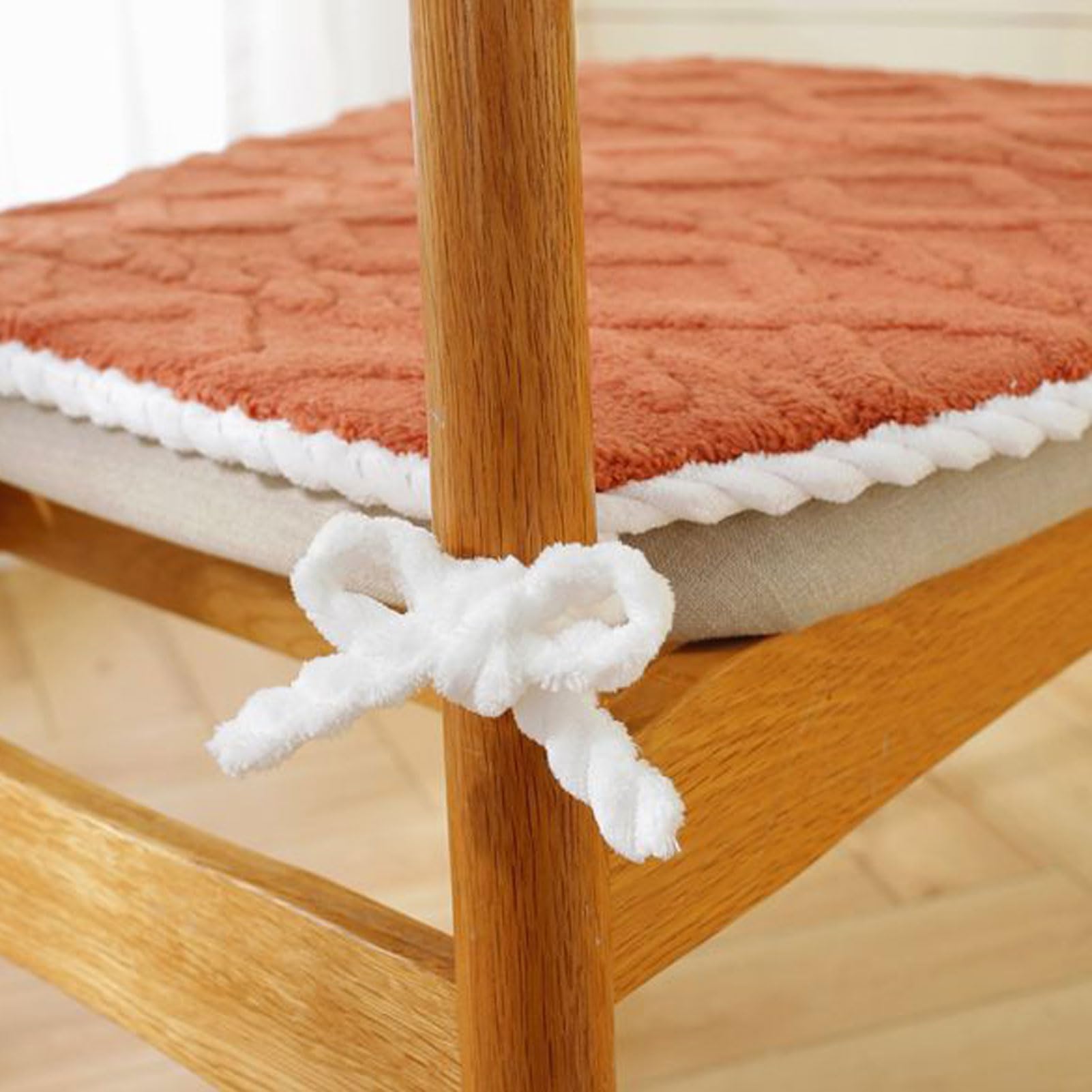 Cuscini per sedili Invernali 4 Pezzi Spessi e Caldi, Antiscivolo, con Cinghie per sedie da Ufficio e da Pranzo (G 40 * 40 cm/16 * 16 Pollici)