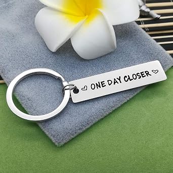 Nekoki Long Distance Relationship Keychain Gift Boyfriend Girlfriend Gifts Best Friends Gift Valentines Gifts for Husband Wife Girlfriend Boyfriend Christmas Birthday Present
