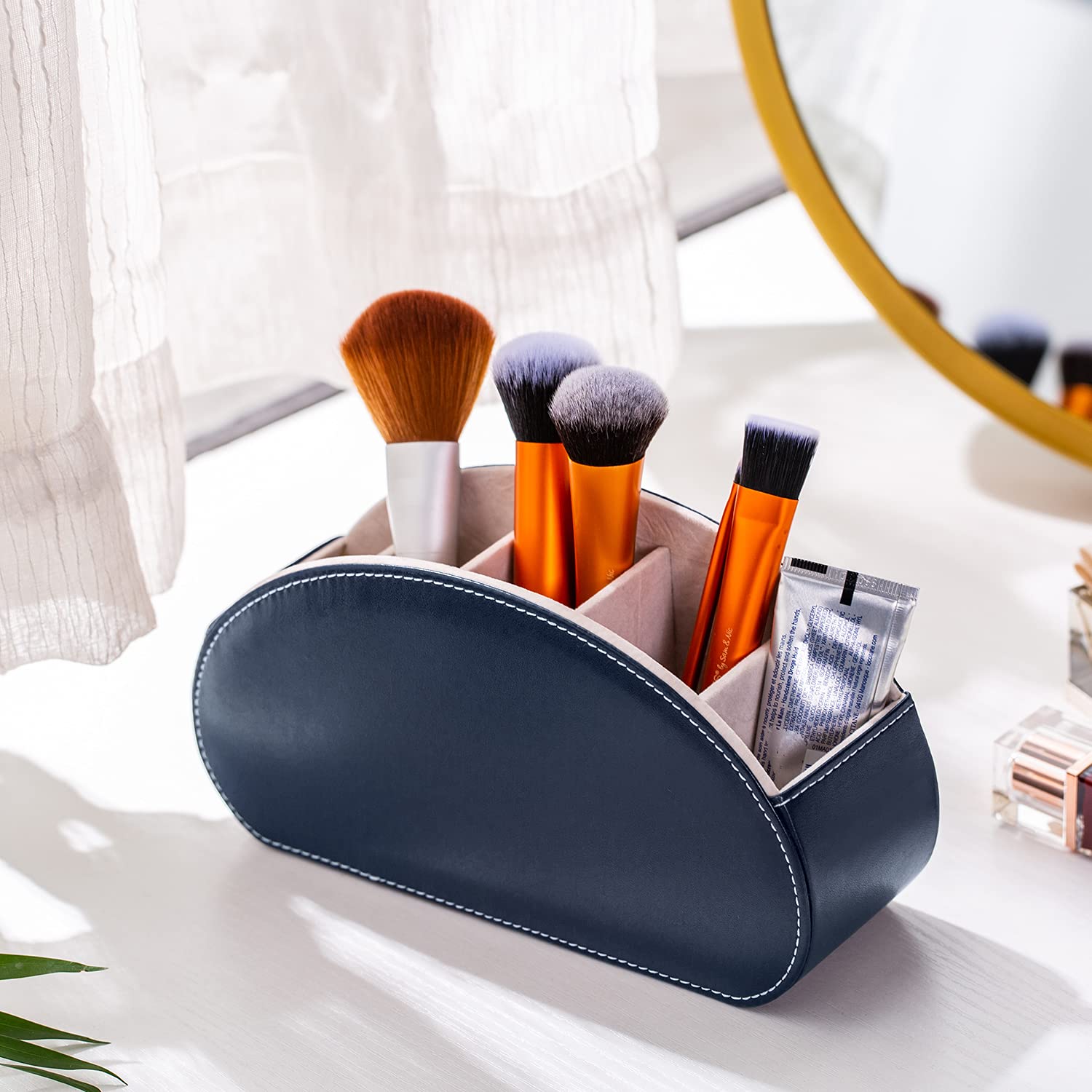 Amazon｜リモコンラック PUレザー リモコン収納 テーブル 5格仕切り リモコンスタンド おしゃれ 防水 多機能収納ボックス 文房具  卓上小物｜リモコンラック オンライン通販