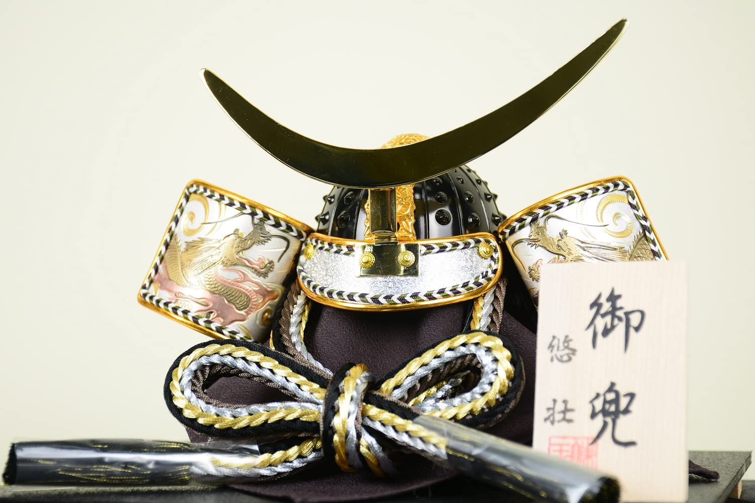 ５月人形彫金兜飾り 五月人形】12号 彫金 三日月 上杉謙信 兜収納飾り〈上原玉鳳作