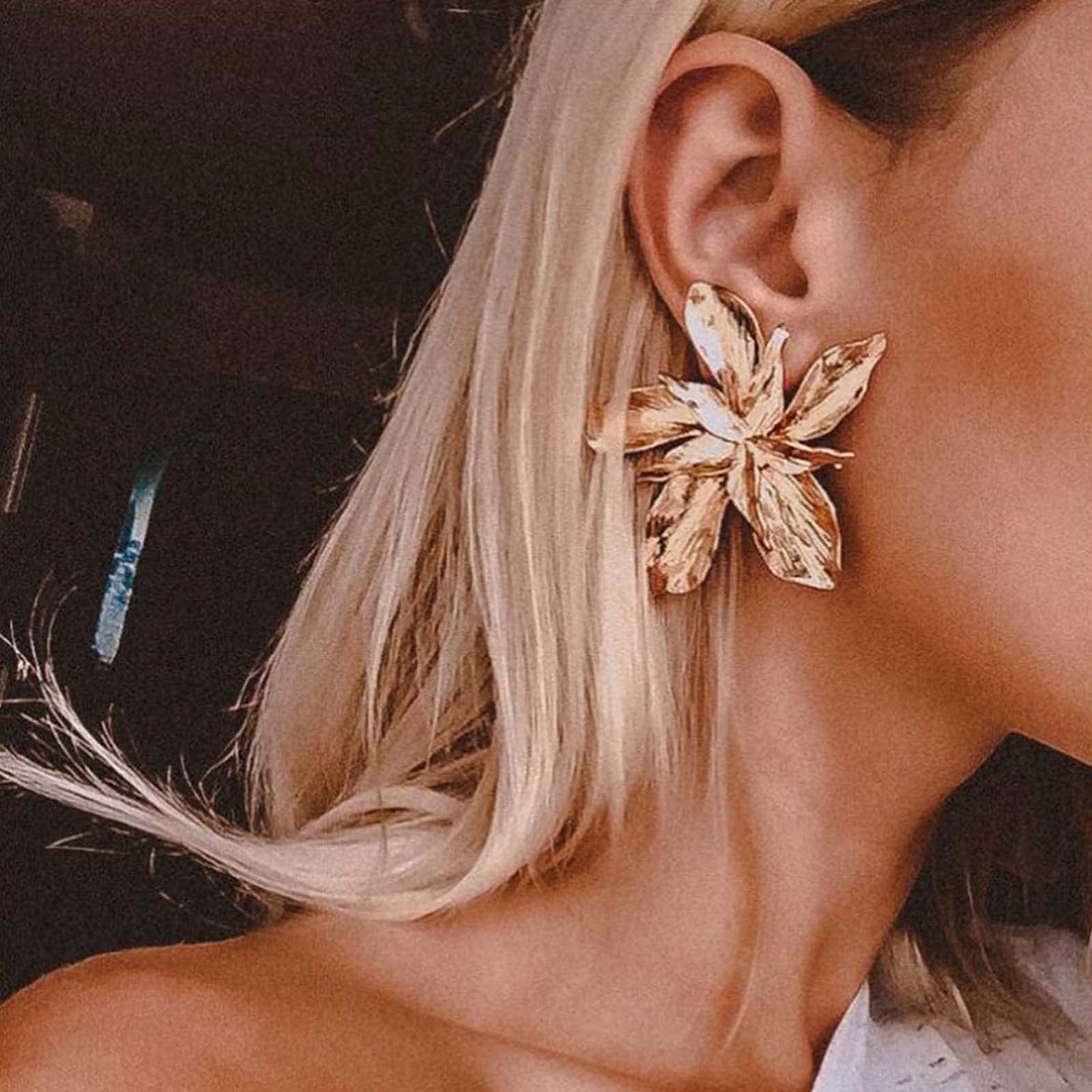 Orecchini a bottone con fiore geometrico gotico in metallo con petalo per le donne Dichiarazione di moda Orecchini piercing color oro alla moda Accessori Y2K  36