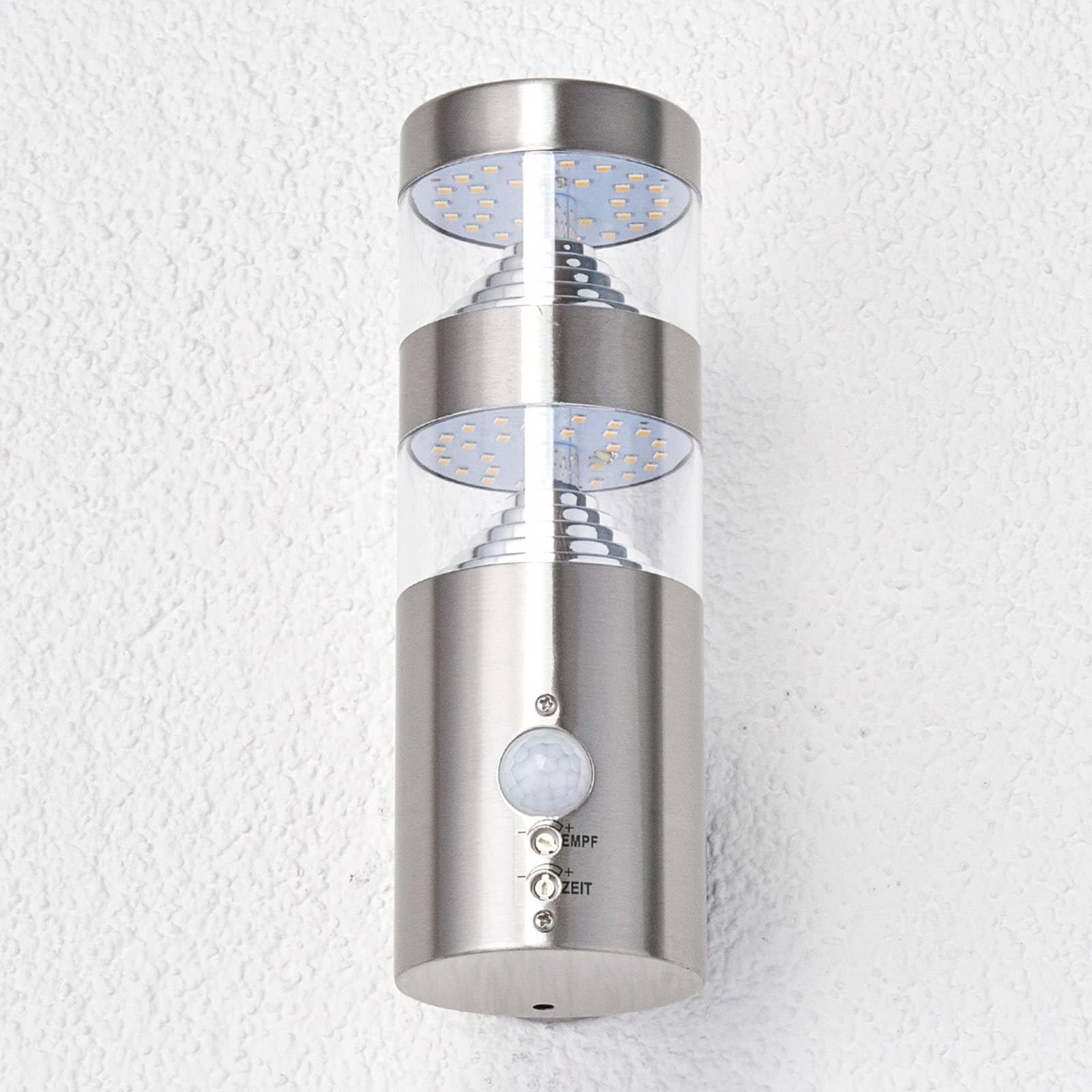Lindby Edelstahl LED Wandlampe aussen mit Bewegungsmelder, Aussenwandleuchte spritzwassergeschützt IP44 1x 8,1W warmweiß (3.000K)