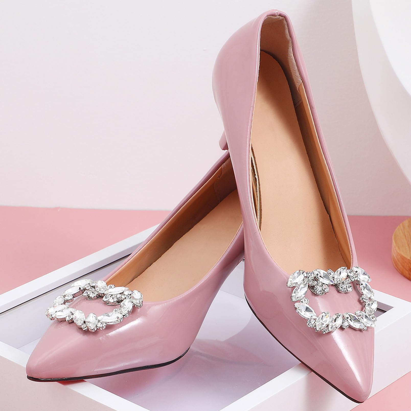 BESPORTBLE Fermaglio per Scarpe da Donna Fibbia in Metallo e a Fiore Accessorio Decorativo per Sandali Stivali e Décolleté per Uso Quotidiano e Cerimonie 2 Pezzi 236X157X039