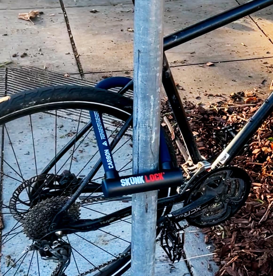 SKUNKLOCK Karbon-Winkelschleifer, widerstandsfähig, Abschreckung, U-Schloss für Fahrrad, Motorrad, patentierte Klinge, zerstört Multi-Material, Anti-Schleifer-Technologie Auto & Motorrad