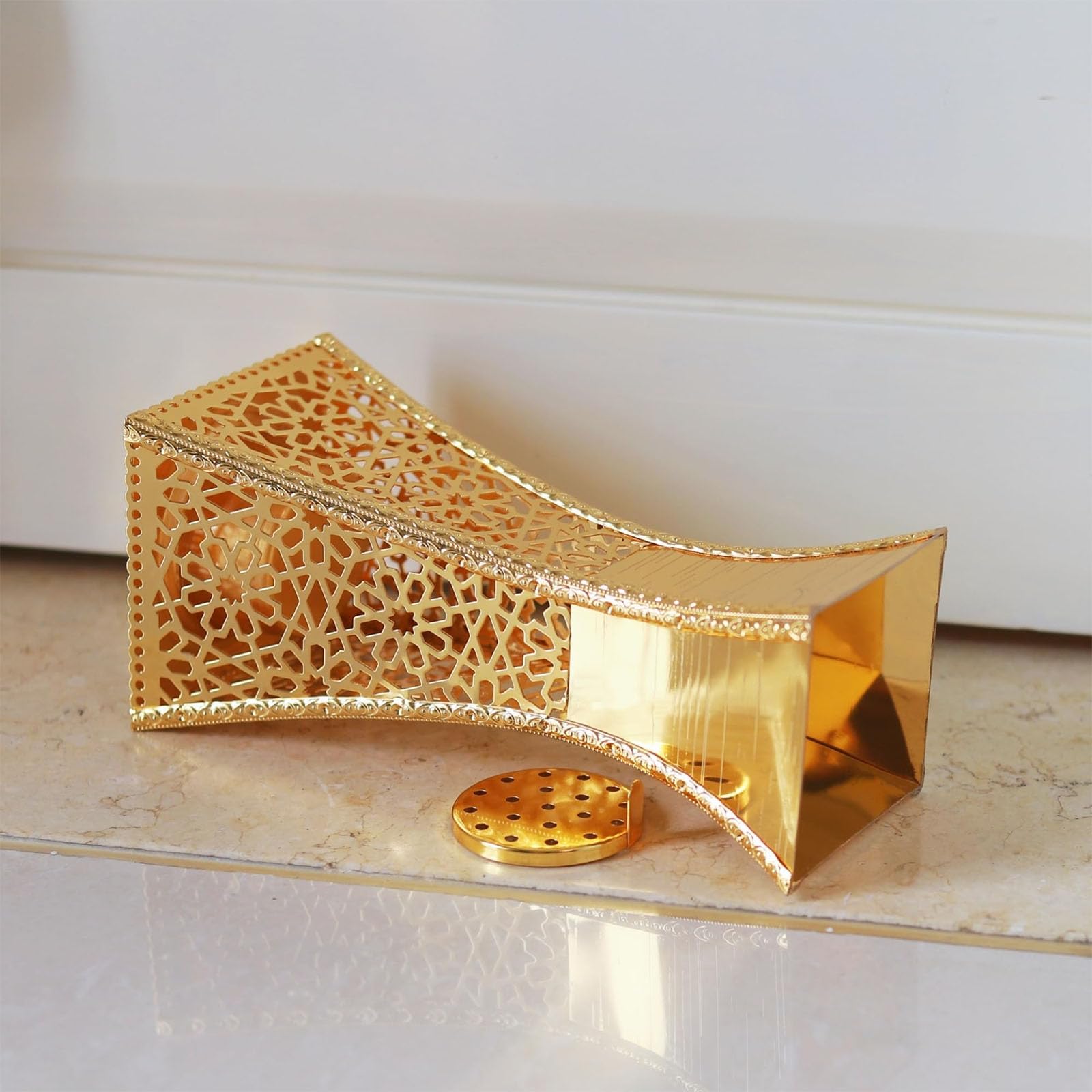 Elegante Porta incenso in Metallo Cavo for aromaterapia, Ornamento mediorientale