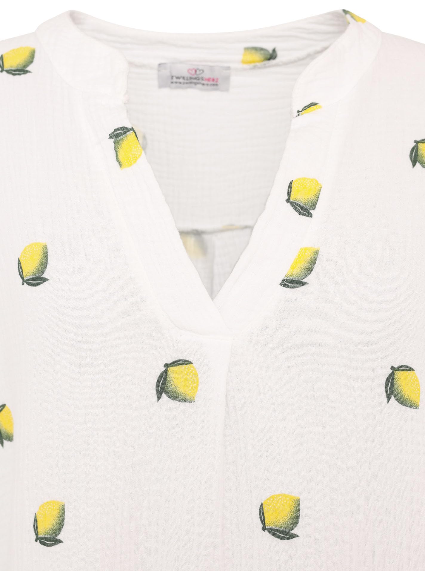 Zwillingsherz Damen Longbluse Tunika Weiß mit Zitronen Print – Sommer Blusenkleid aus 100% Baumwolle – Luftiges Longshirt mit V-Ausschnitt und 3/4 Arm – Leichte Strandtunika für Urlaub Freizeit