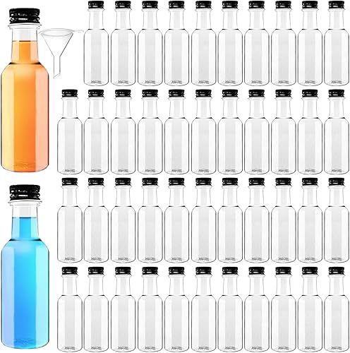 Mini botellas de licor, paquete de 50 botellas vacías con tapa de rosca negra, botellas de plástico reutilizables de 1.7 onzas con 10 embudos para