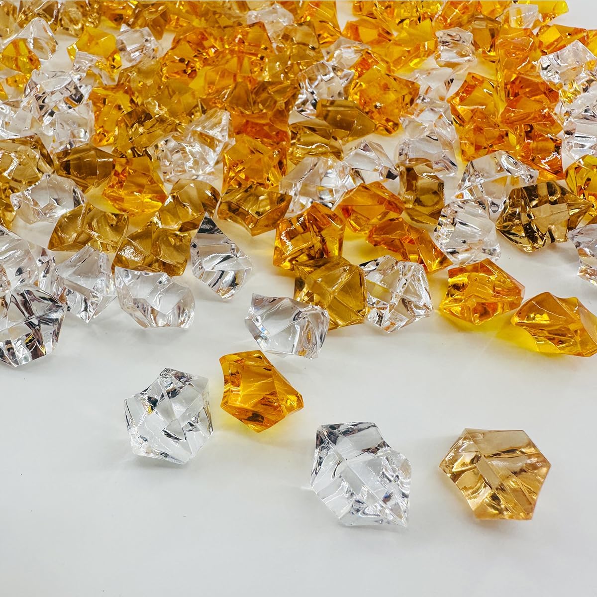 Fake Ice Cubes,150PCS Acrylic Fake Rocks Fake Diamonds Vase Fillers for Centerpieces,Fish Tank Decor，Wedding Table Scatter Decor