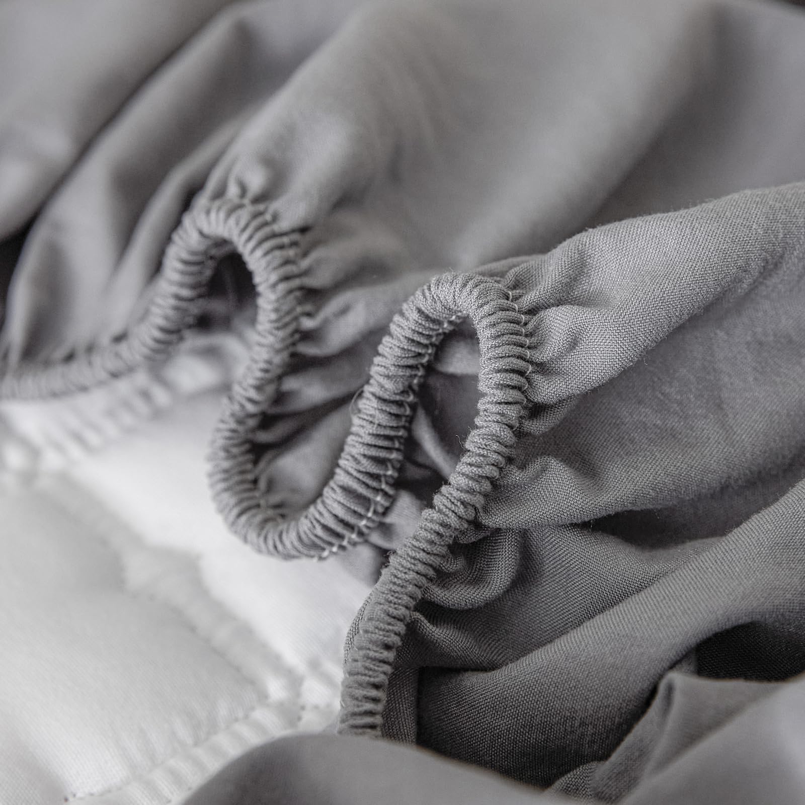 Spannbettlaken 180x200 Khaki Baumwolle Großes Doppelbett | Einfarbig，360°elastische,Ganzjahresgeeignet,mit 2x Kissenbezug von 50x75 cm,Passend für Matratzen bis 30 cm