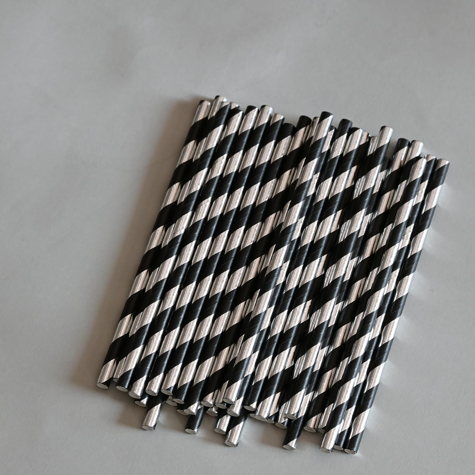 Pajitas de papel para cóctel, color negro y plateado, biodegradables, desechables, para cumpleaños, bodas, vacaciones, palitos de pastel, 5.75 pulgadas
