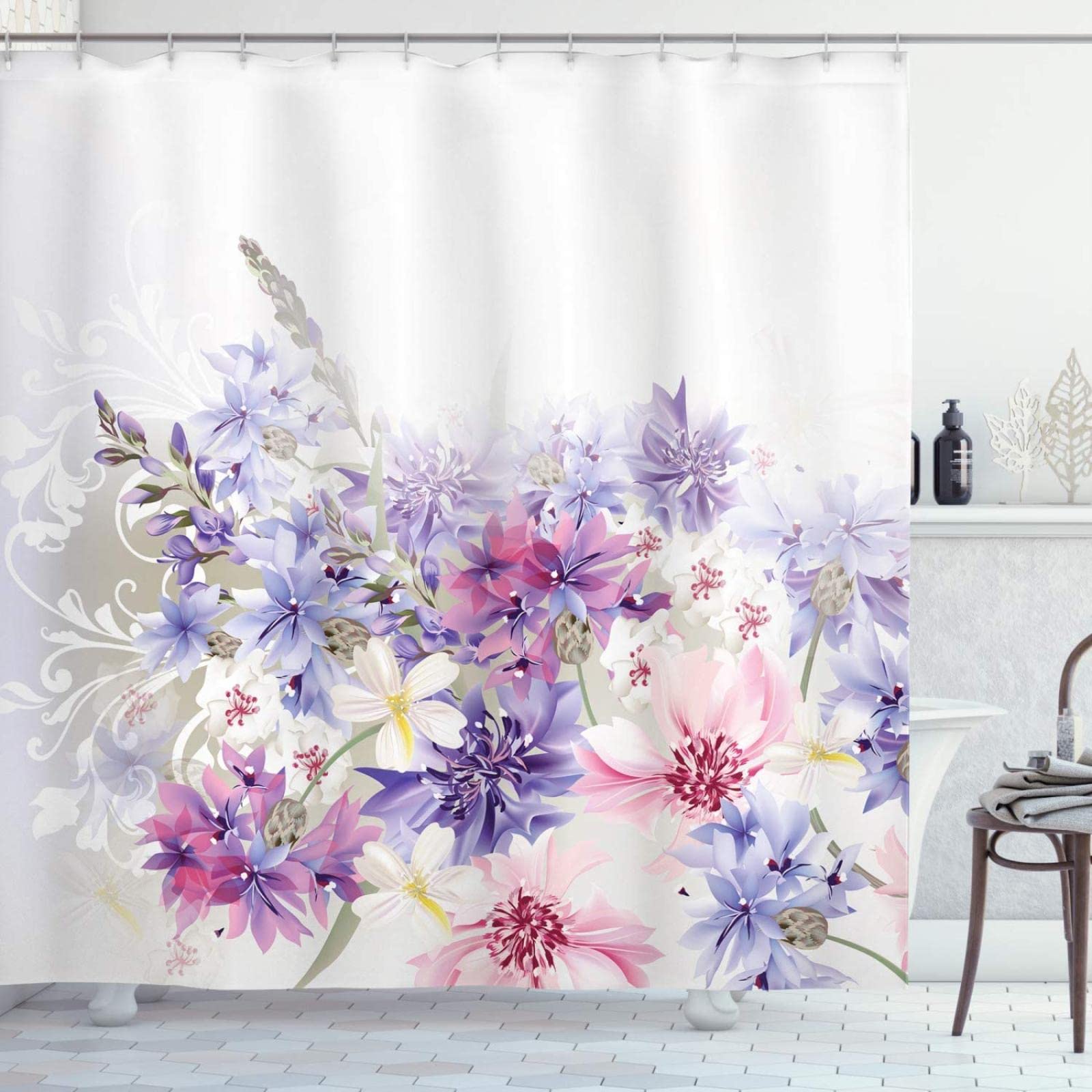 Rideau de douche fleurs violettes pour créer une ambiance bien-être et nature dans votre bain