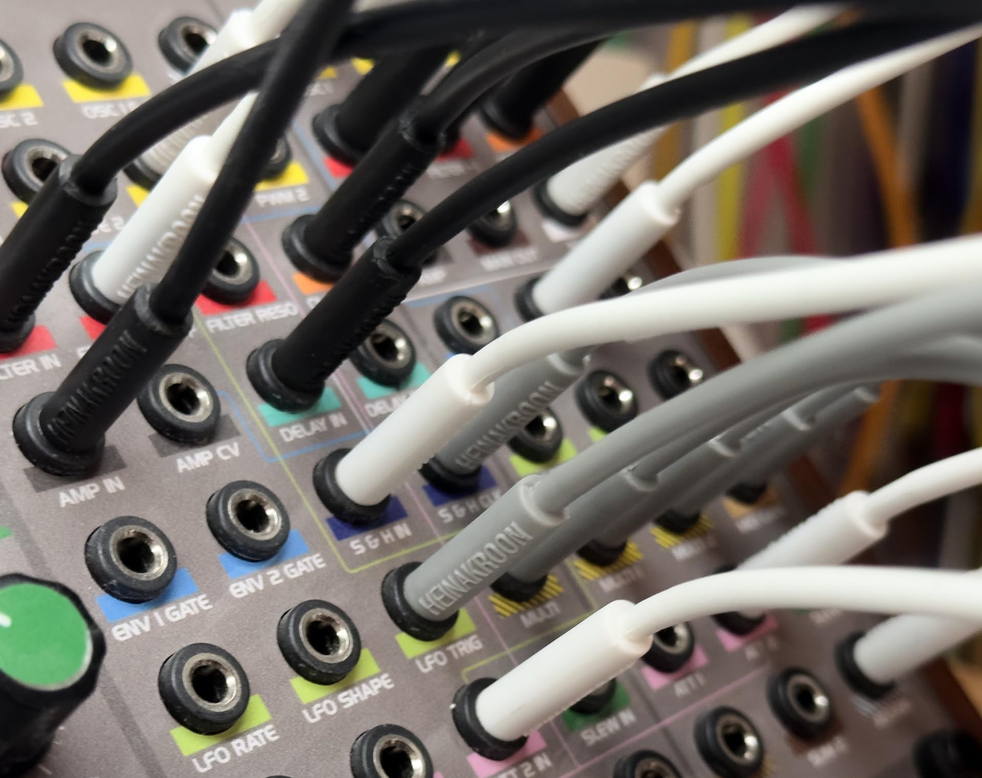 Heinakroon Slimline - Cables de conexión CV negros de 1/8 pulgadas, (no para guitarra), cables de conexión modulares Eurorack, paquete de 6 (23.6 pulgadas)