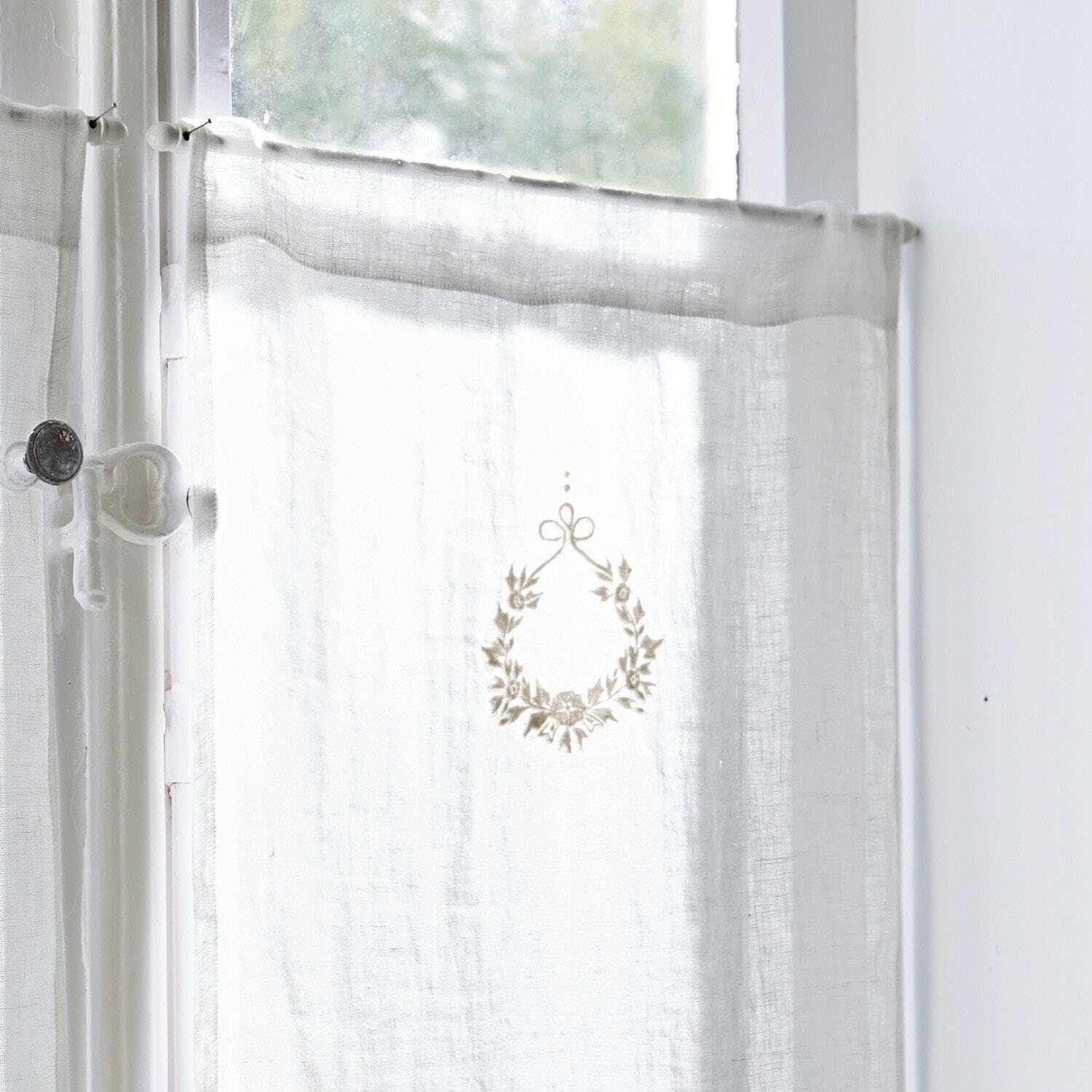 Tendina In Puro Cotone Con Ricamo Floreale, Bianco, Per Finestre, Filtra La Luce E Garantisce Privacy, Modello Elenoire Di Loberon