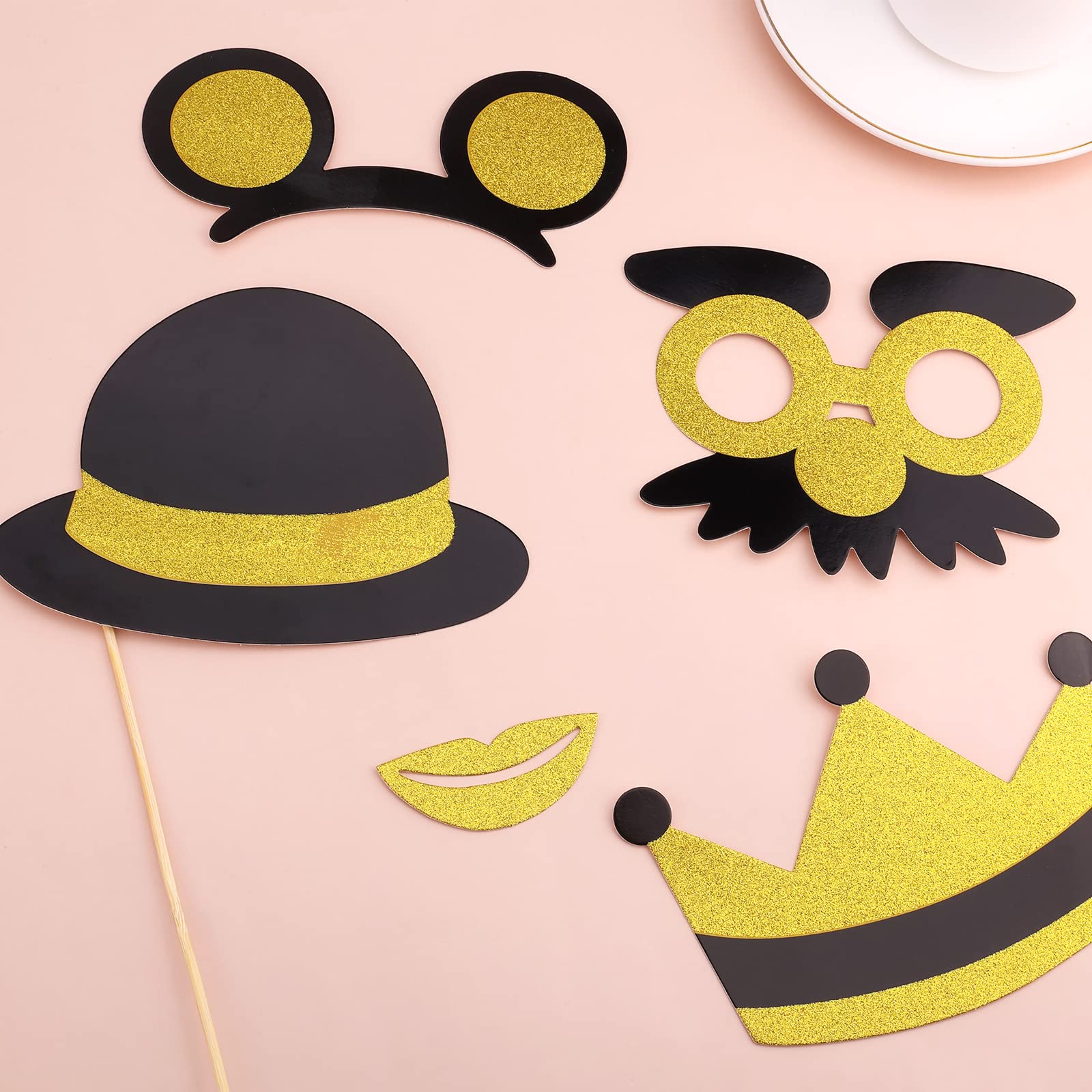 SAVITA 16-teiliges Selfie-Requisiten-Set – Mit Masken, Schnurrbart, Hüten, Kronen, Für Partys & Fotos