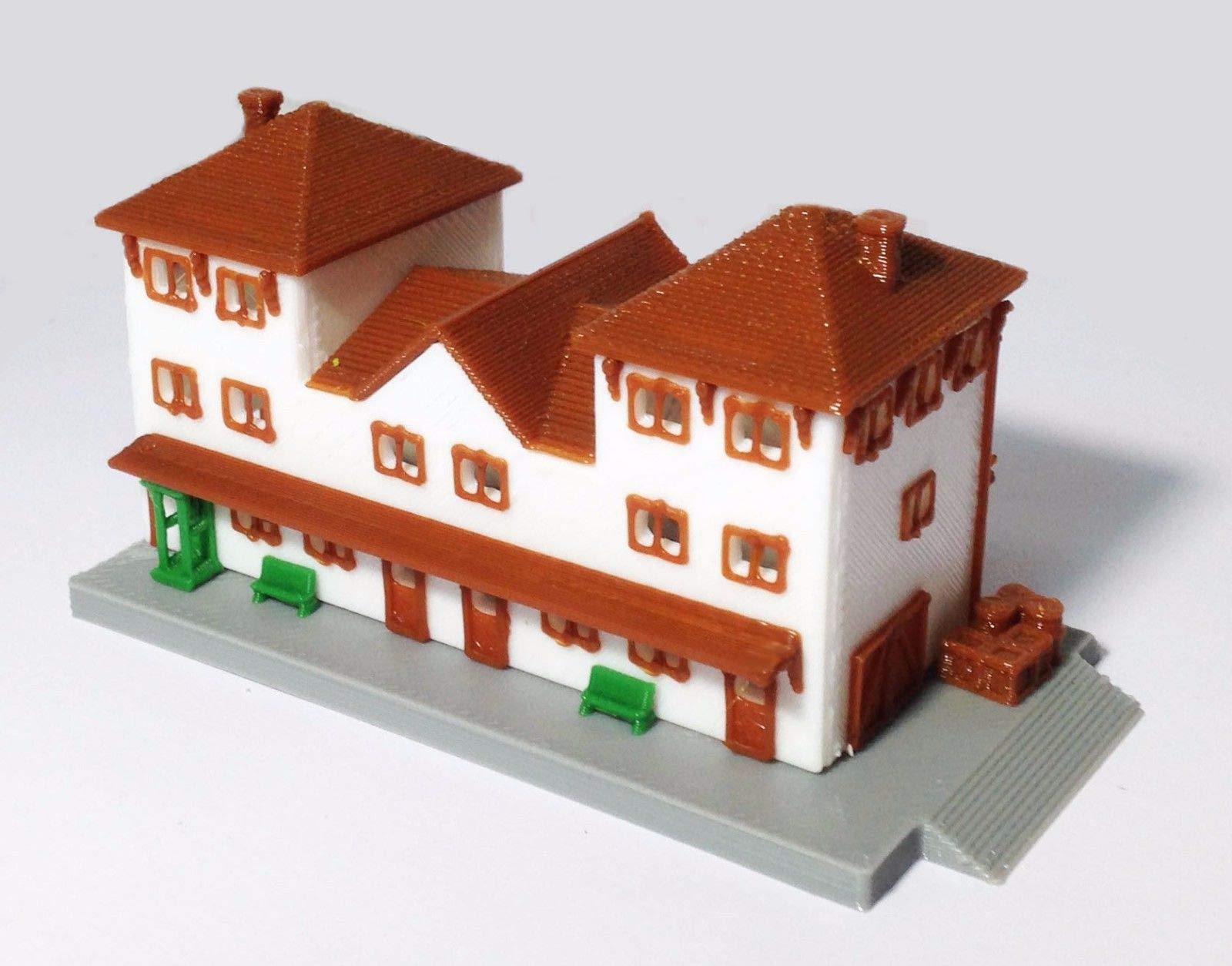 Outland Models Train Railway Layout Medium Train Station / Depot Z Scale 1:220