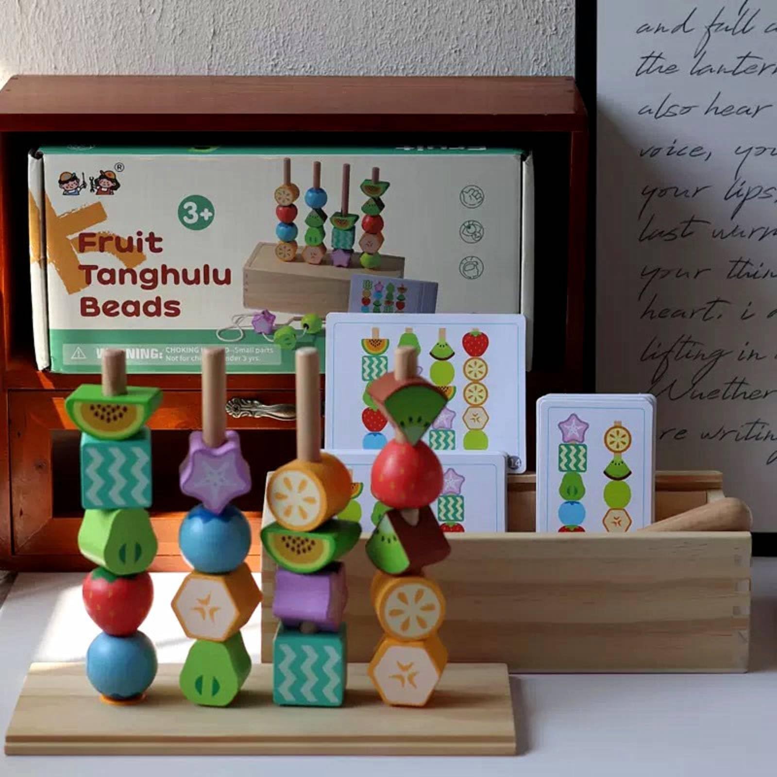 Perline Educative Bambini Set Gioco Legno Frutta Perline Infilare Ordinare Sequenze Carte Attrezzi Infilatura Apprendimento Pratico Motricità Fine Faggio Adatto per Casa Asilo Aula