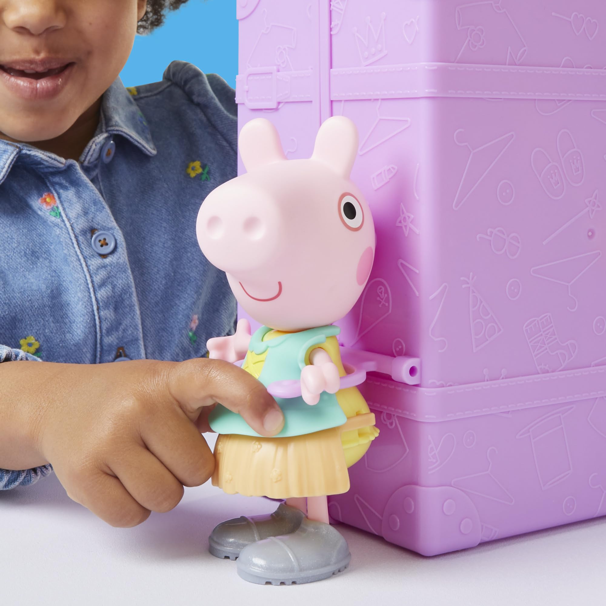 Peppa Pig Hasbro, Guardaroba di Peppa, Set di Giocattoli per Bambini e Bambine dai 3 Anni in Su, Ottima Idea Regalo, Include Action Figure di Peppa, 14 Accessori e Sticker