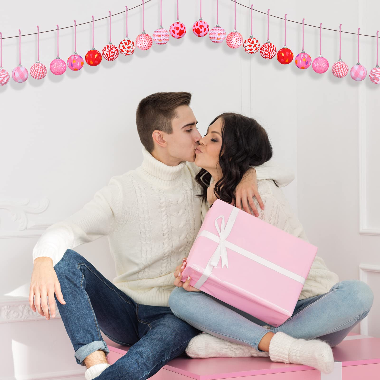 24 bolas de San Valentín adornos para árbol de 30 mm colgantes con purpurina rústica para decoración de fiesta de San Valentín (rosa, blanco, estilo romántico)