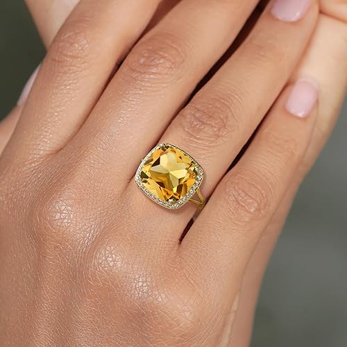 Miniatura 5 de Gem Stone King Anillo de oro amarillo de 10 quilates con piedra natal y zafiro blanco creado para mujer, cojín de 0.472 in, anillo de compromiso