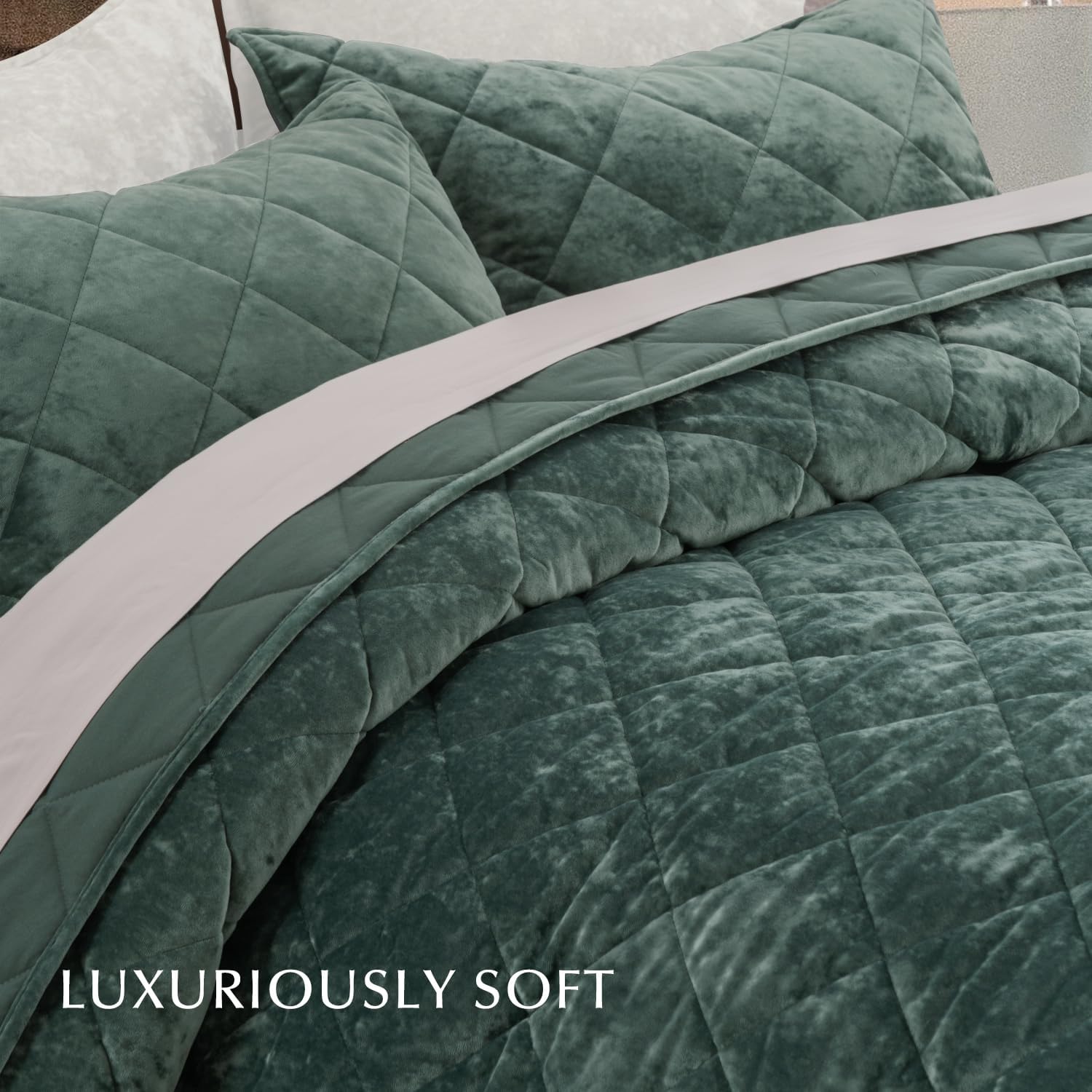 EVERGRACE Luxury Crushed Velvet Quilt Set King Size, Diamond Quilted Lightweight Velvet Comforter, Ultra Soft Oversized Bedspread Coverlet Bedding Set for All Season, with 2 Pillow Shams, Dark Green - Image 4
