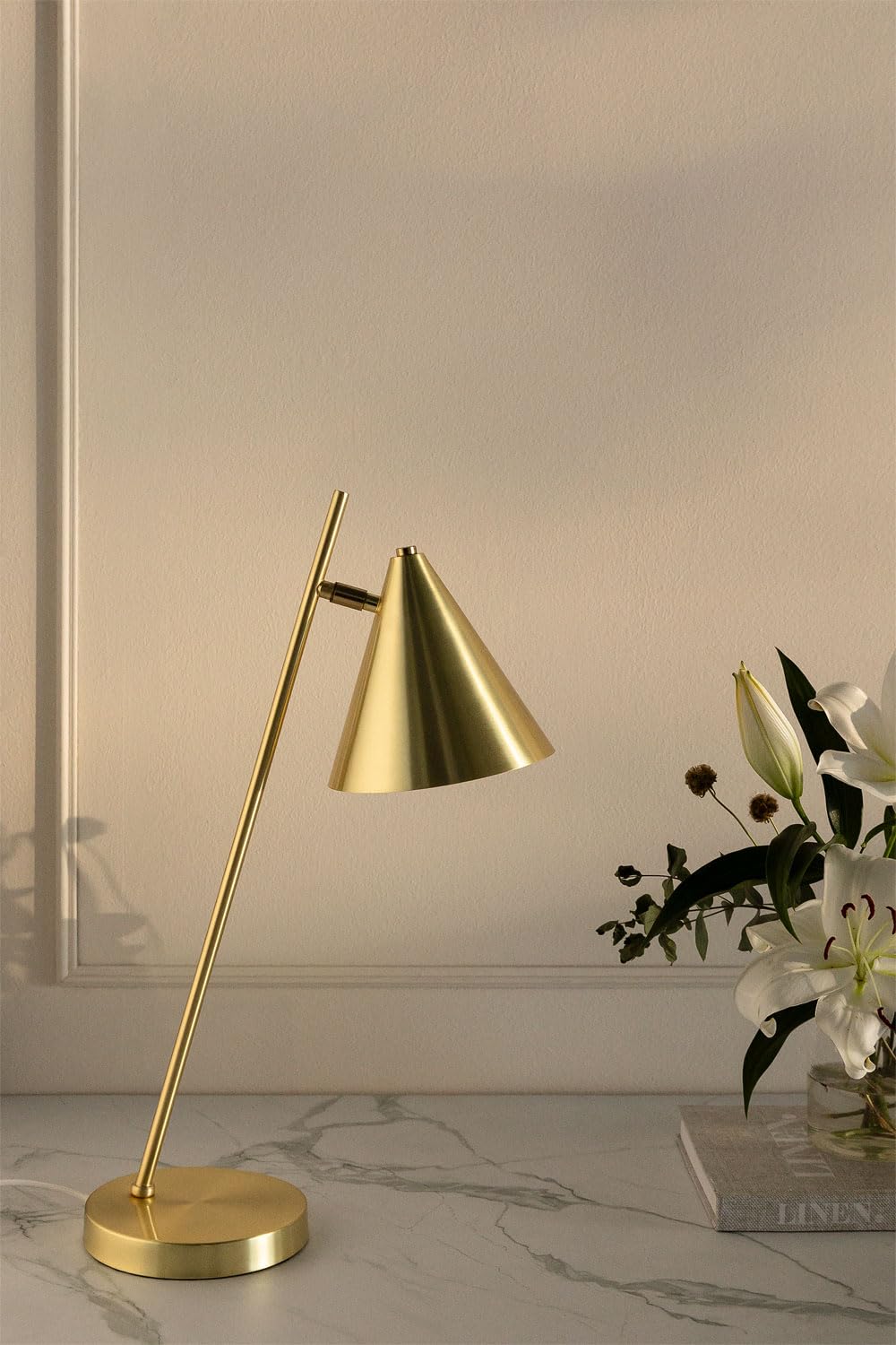 SKLUM Metalowa lampa stołowa Divone