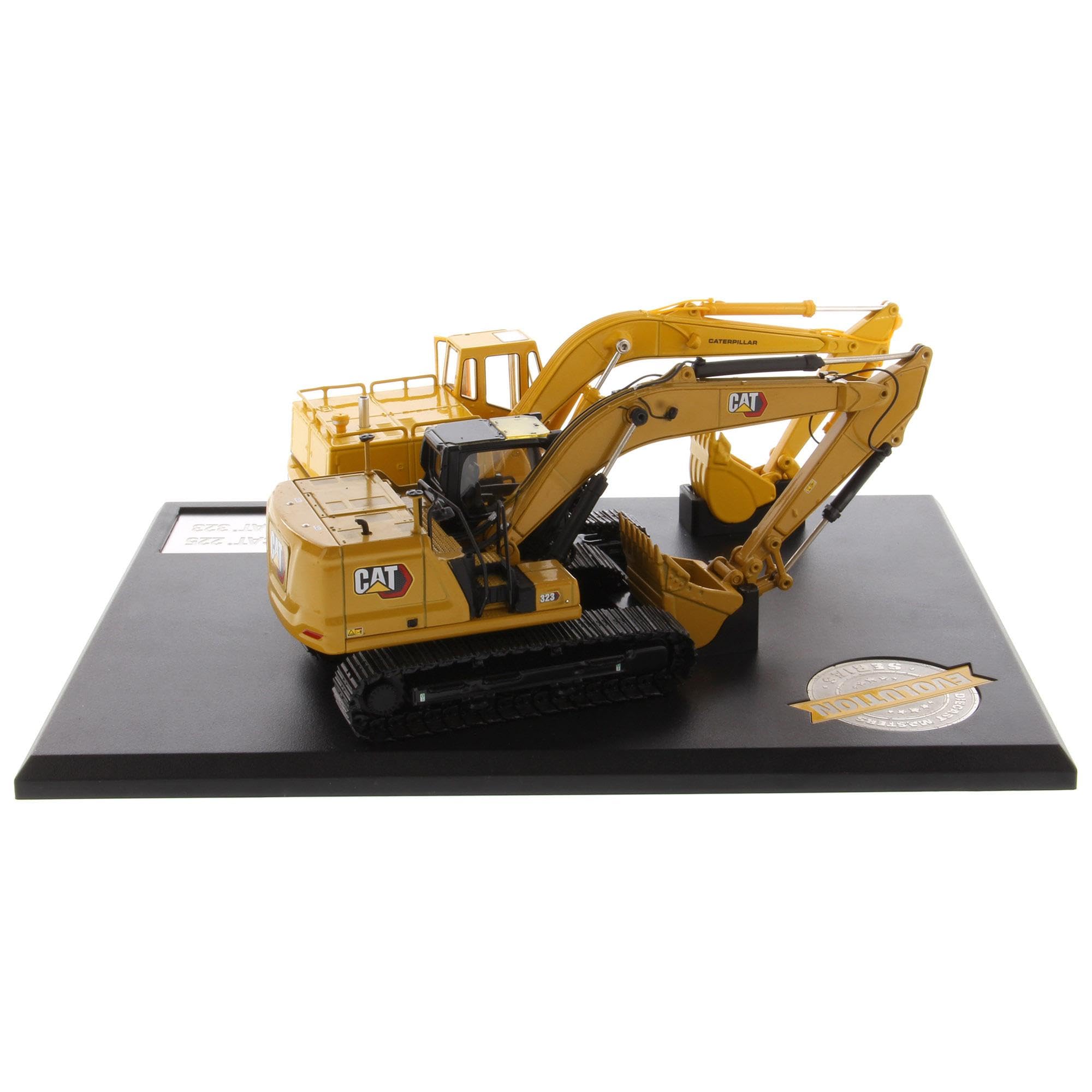 Amazon.com: Diecast Masters | 1:50 Scale Cat 225 and 323