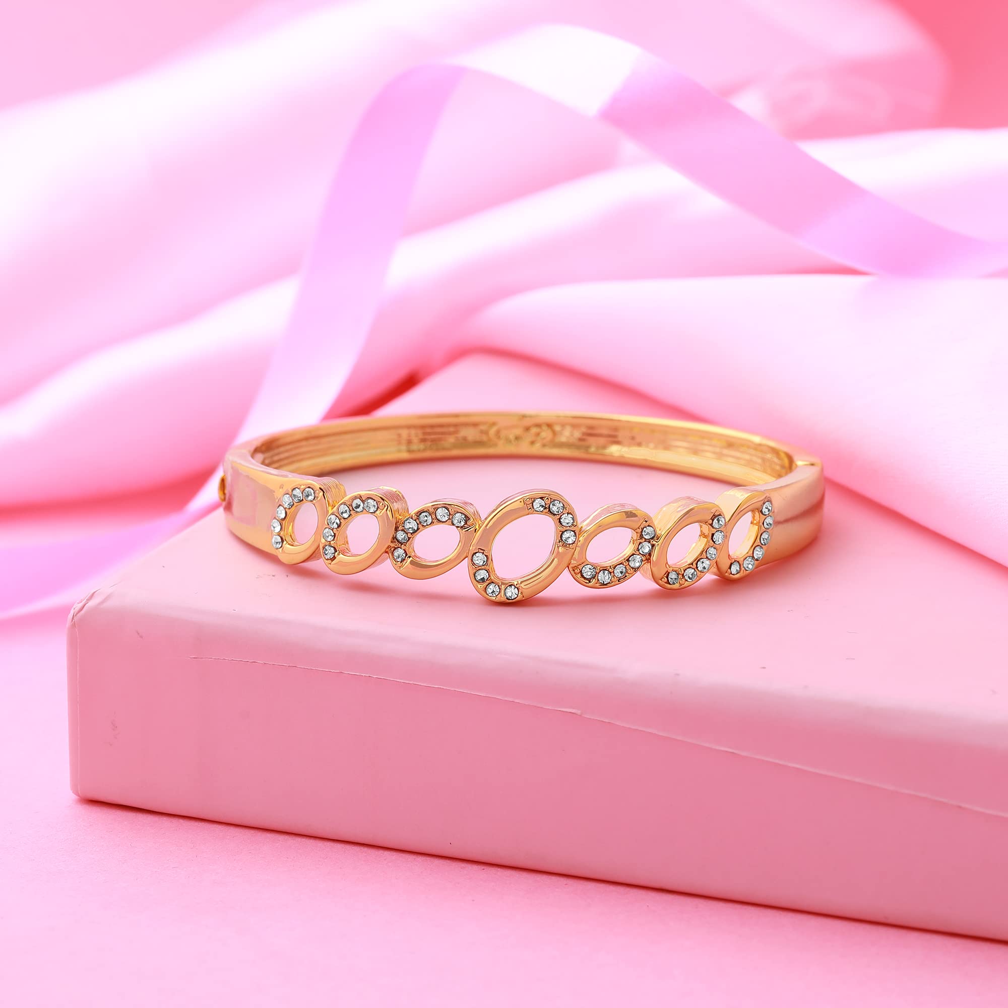 24 Kt & Silver Plated 5 Petal Flowers Cuff Bracelet