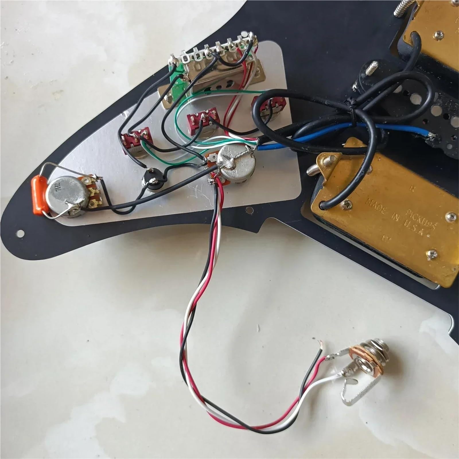 Pickguard Gitary Elektrycznej Pickup Z zestawem przetworników HSH Humbucker wstępnie załadowanym przełącznikiem rozdzielającym cewkę RG Pickguard do gitary elektrycznej RG(Black)