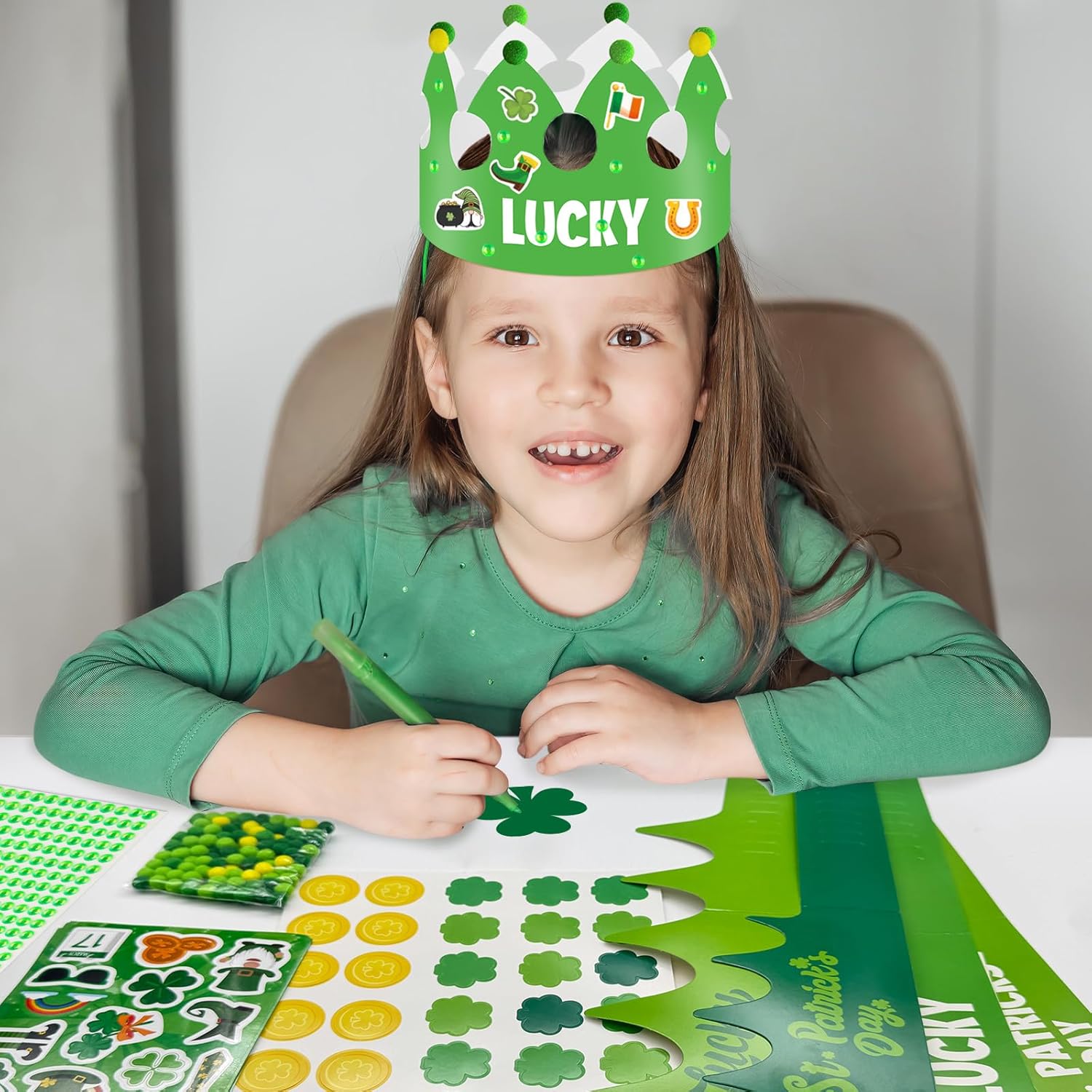 Cinrobiye 24 Set St. Patricks Day Crown Craft Kit,Green Shamrock Clover Gold Coin DIY Crown Hat St. Patrick's Art Craft Ornaments Making Crafts for Classroom Activities Irish Party Favor Supplies