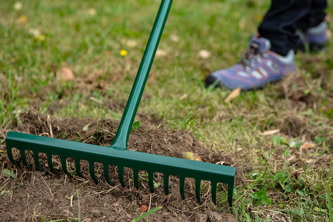 VERTO Gartenrechen mit 16 Zinken Rechen, breite Harke Laubbesen aus Metall