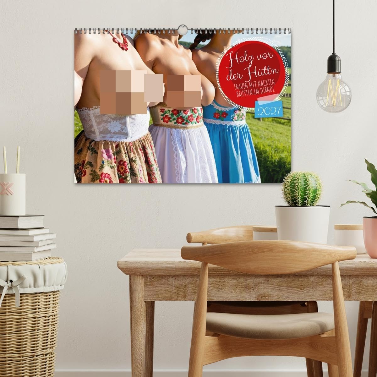 CALVENDO - Holz vor der Hüttn - Frauen mit nackten Brüsten im Dirndl (Wandkalender 2027 DIN A3 quer), Monatskalender: Sexy Frauen aus Bayern zeigen Brüste im Dirndl.