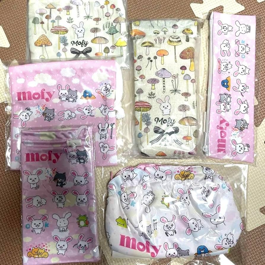 うさぎのモフィ　グッズ　まとめ売り Amazon.co.jp: うさぎのモフィmofy キデイランド限定グッズ 6点
