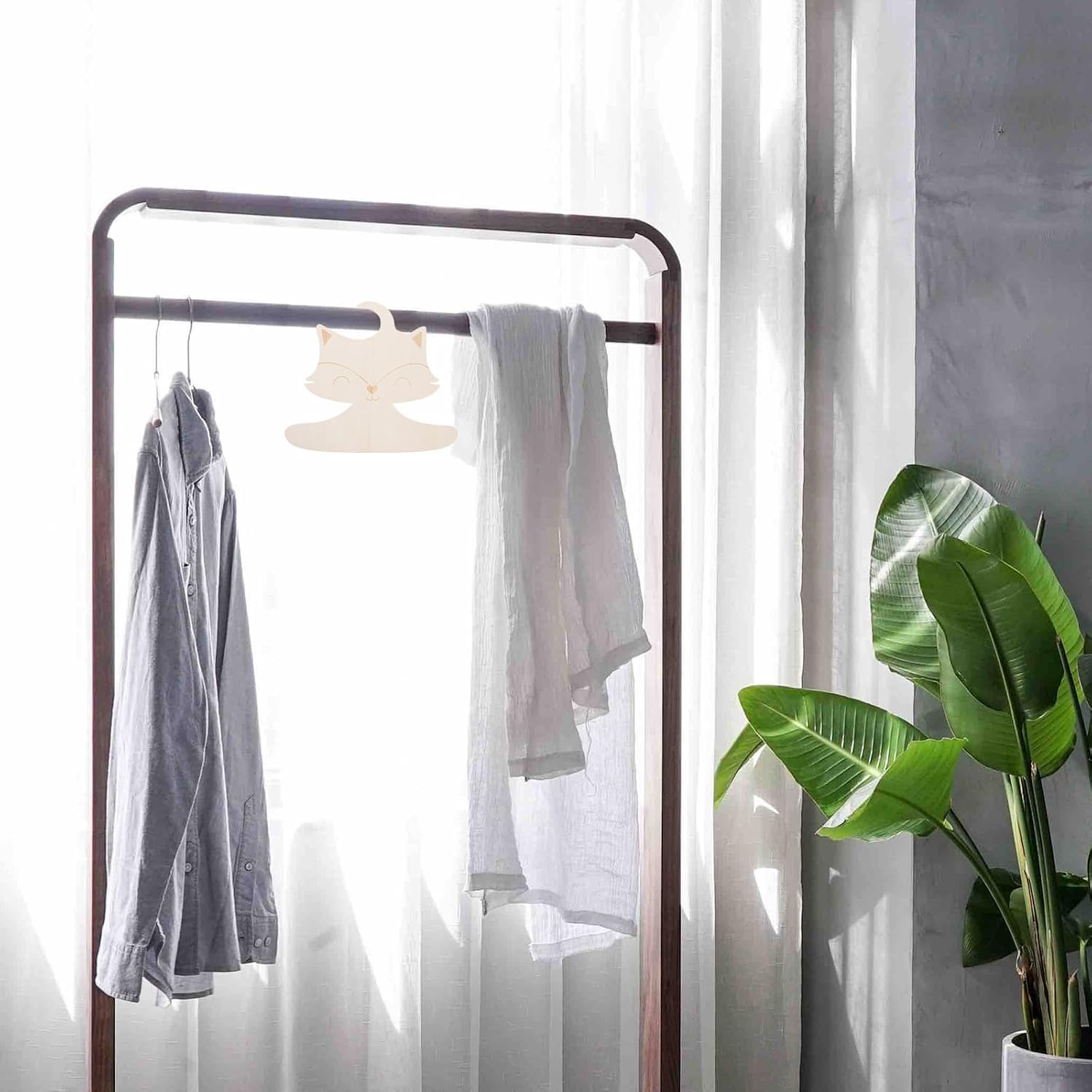 5pcs Wooden Cartoon Animal Hangers for Baby Clothes, Khaki