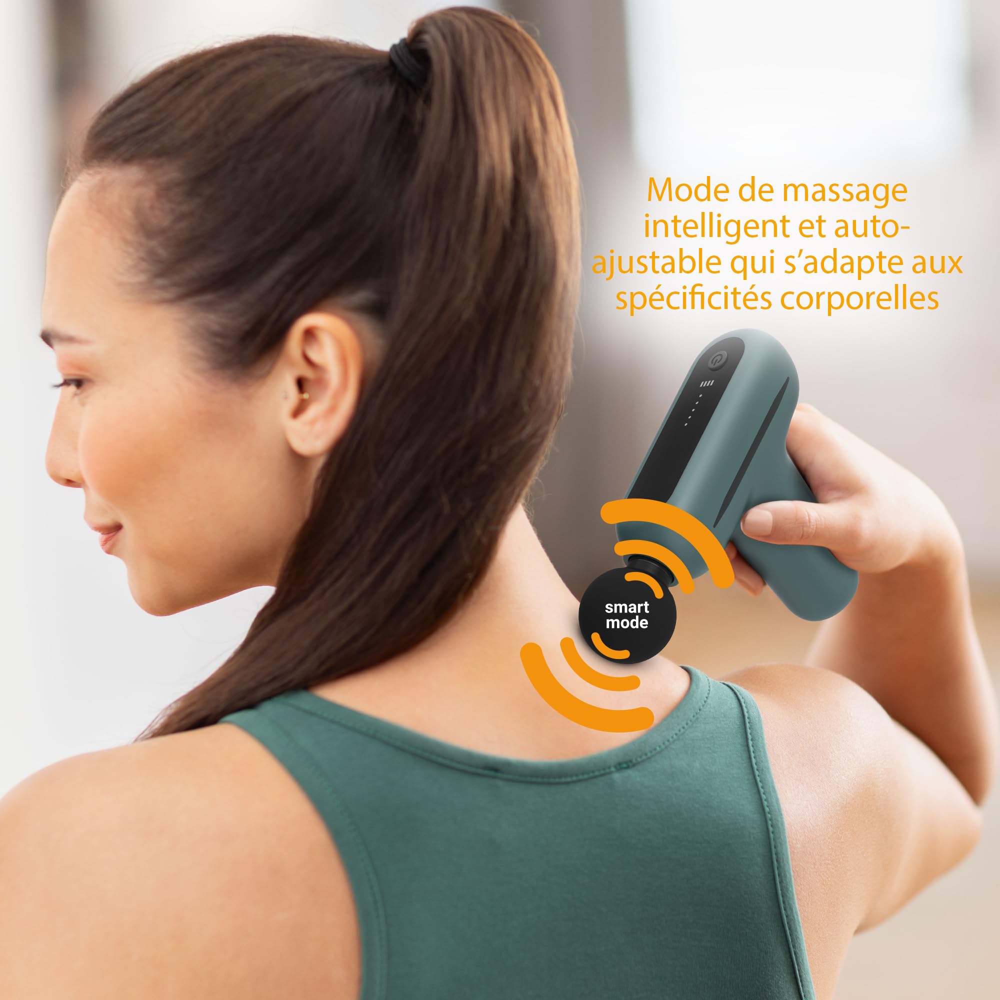 medisana MG 200 mini massage gun, pistolet de massage avec 4 embouts | appareil de massage avec mode Smart et 5 intensités pour détente, longue durée de batterie, avec boîte de rangement